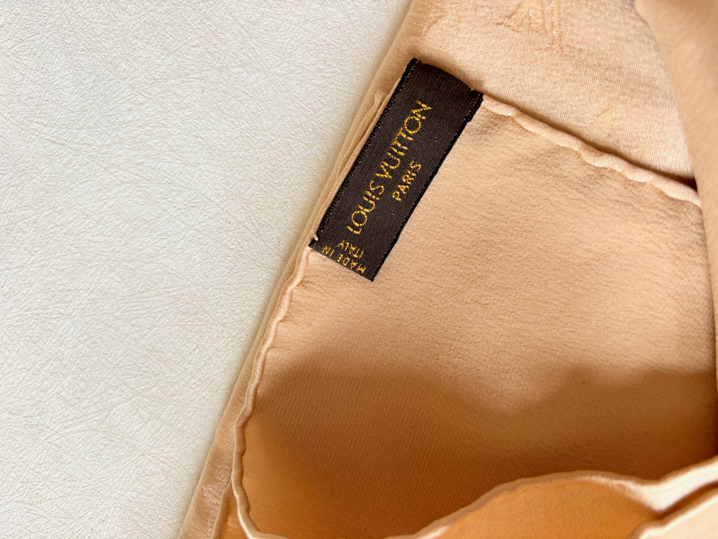 LOUIS VUITTON Carré