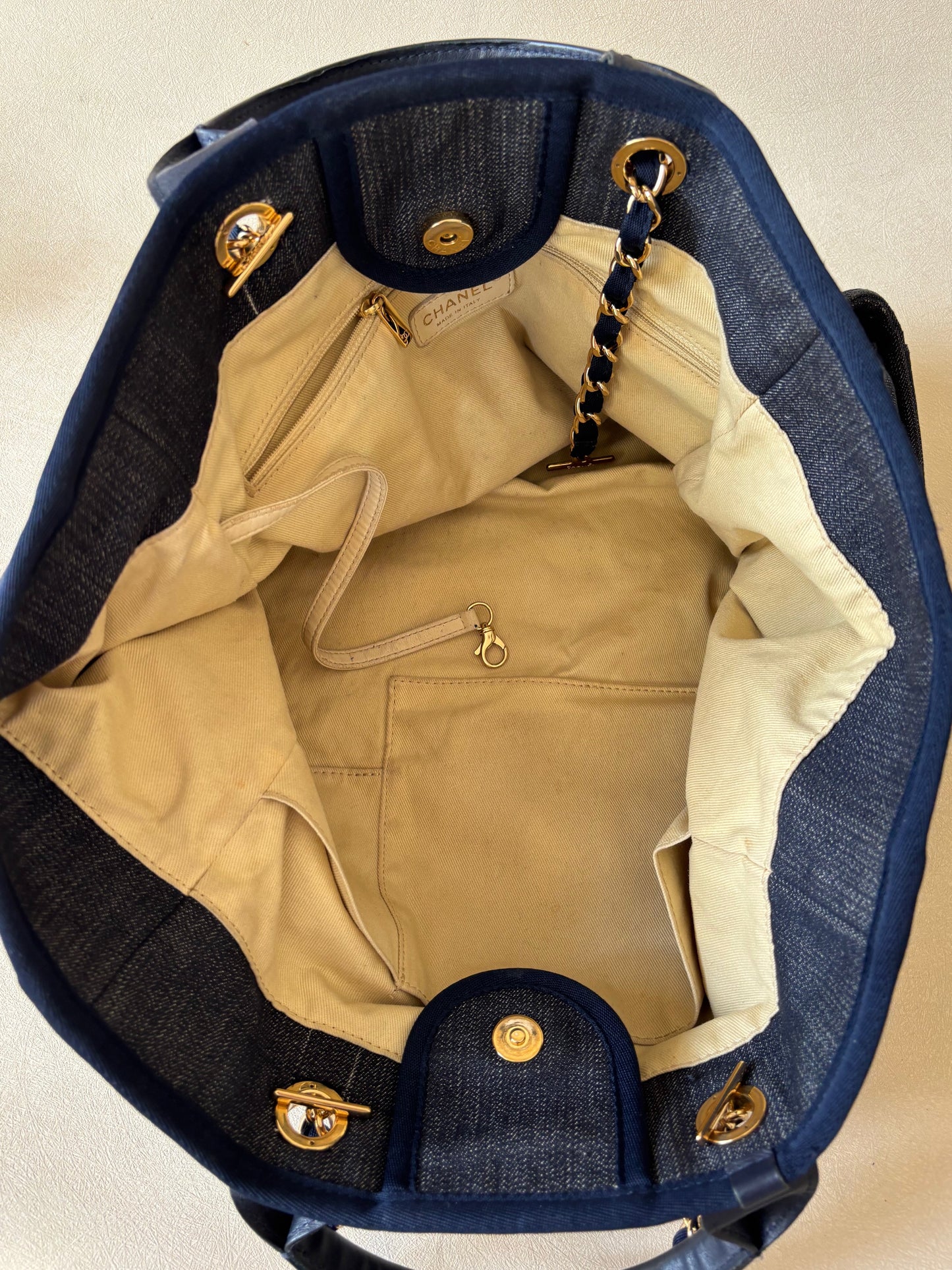 CHANEL Cabas Deauville denim