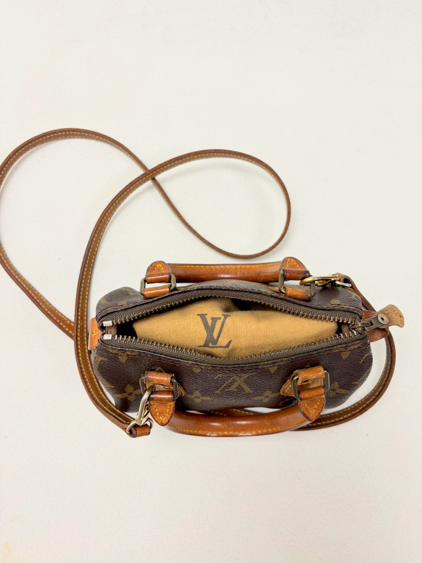 LOUIS VUITTON Sac Nano Speedy