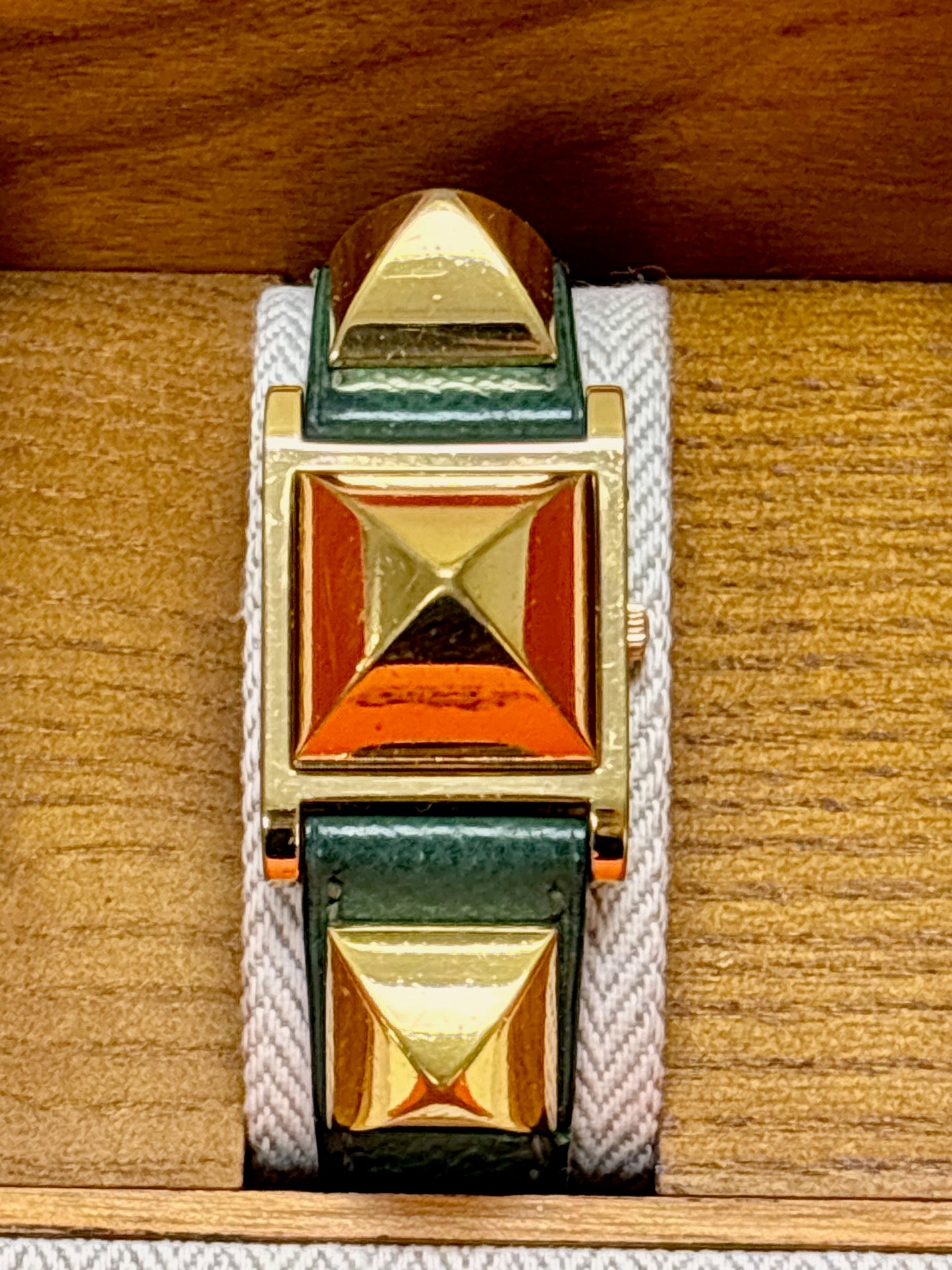 HERMÈS Montre Médor