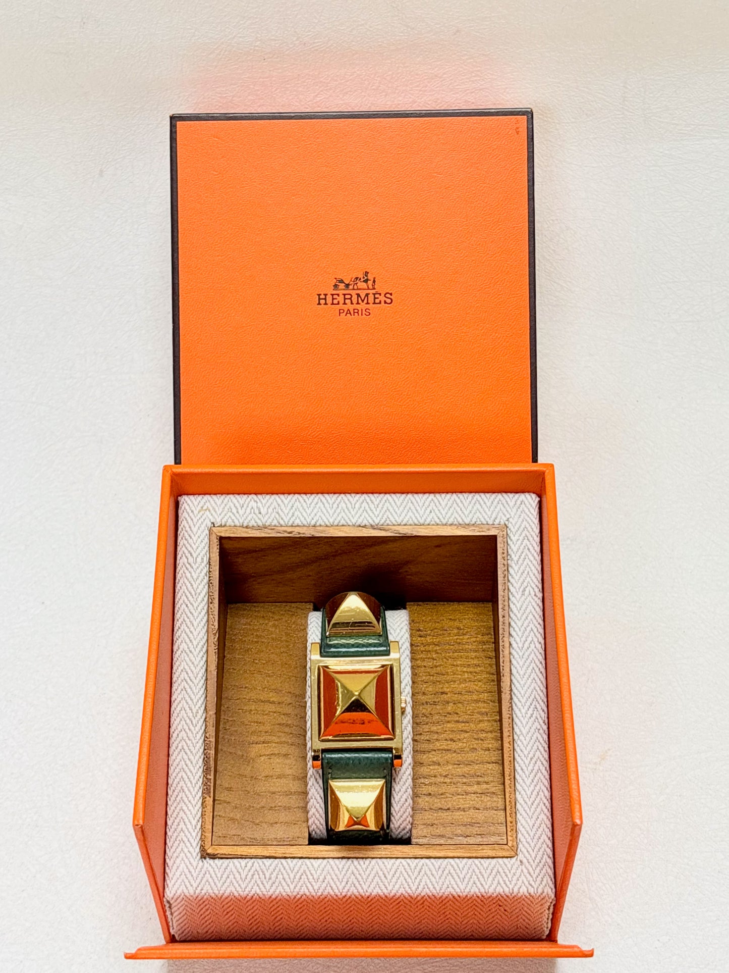HERMÈS Montre Médor
