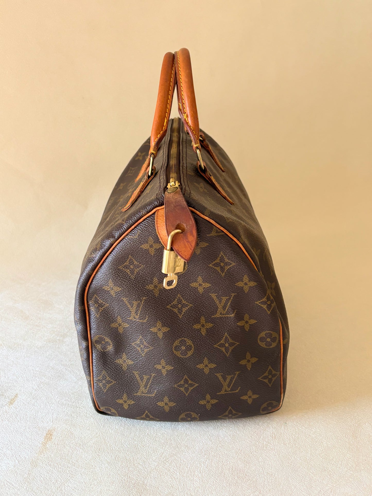 LOUIS VUITTON Speedy 35