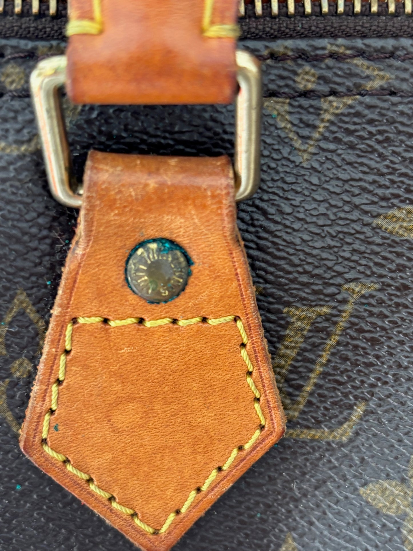 LOUIS VUITTON Speedy 35