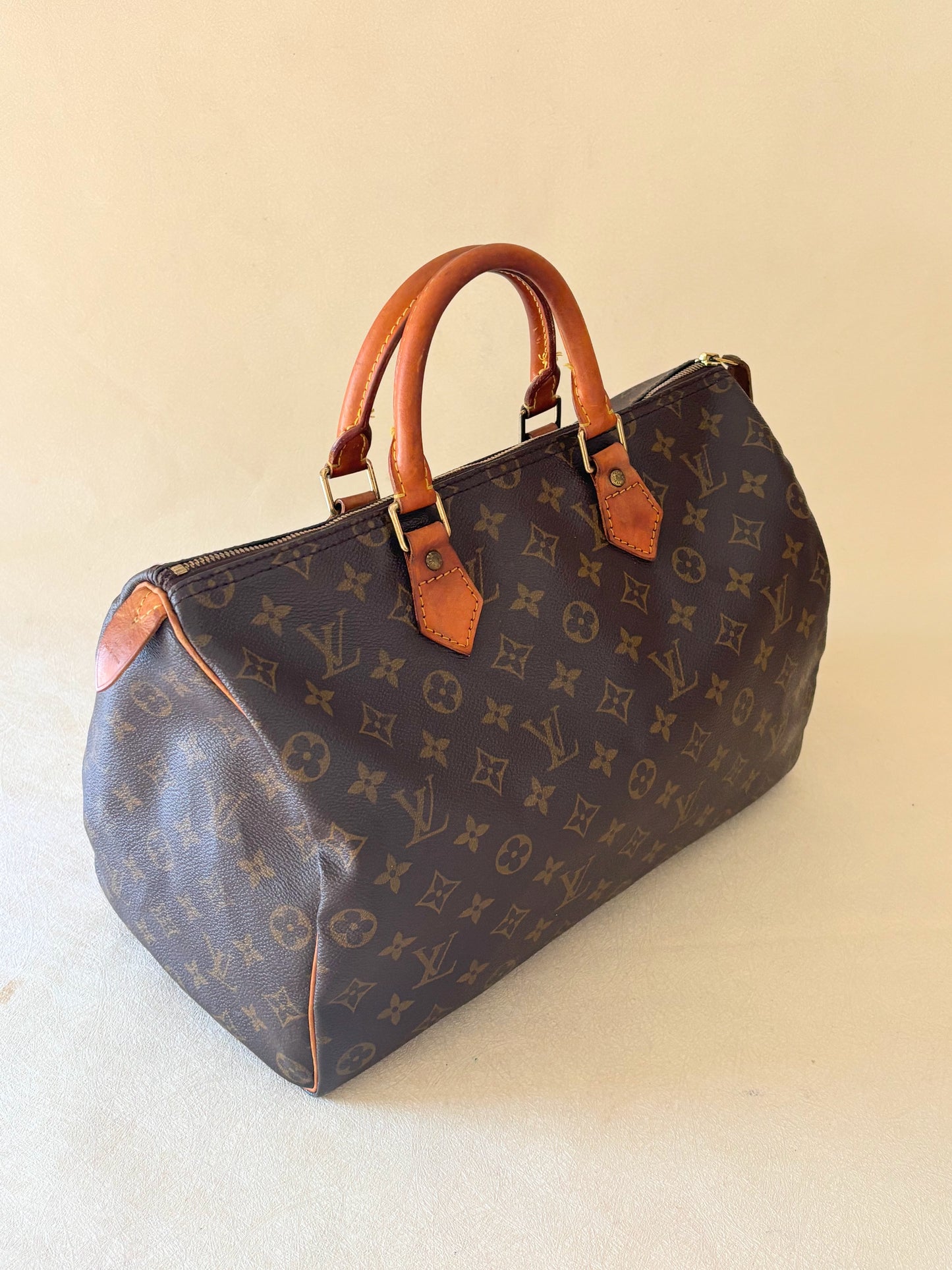 LOUIS VUITTON Speedy 35