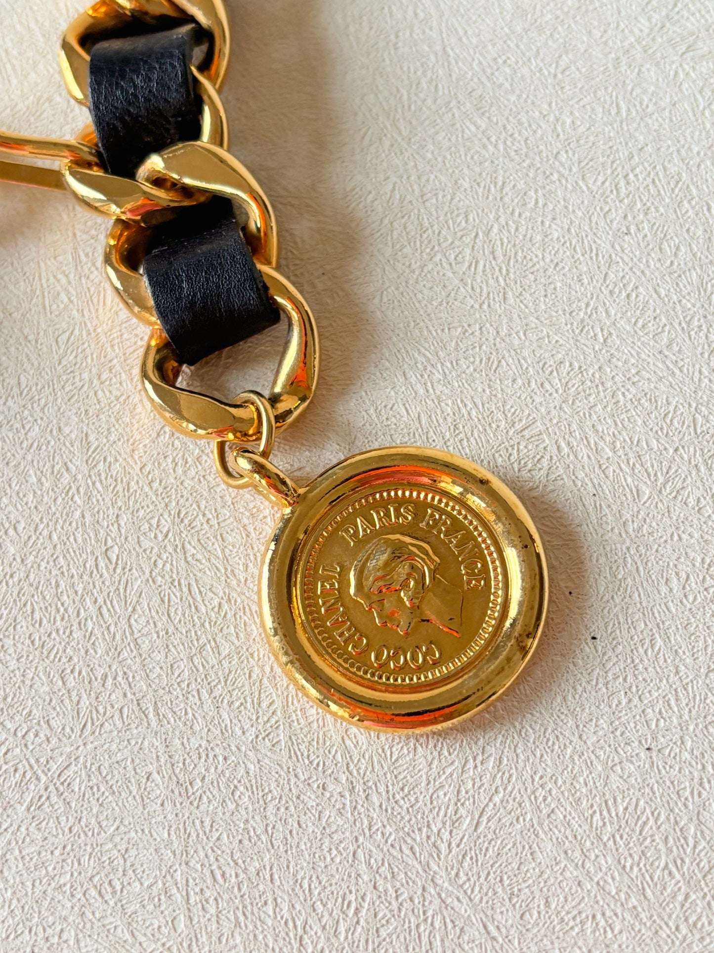 CHANEL Ceinture triple gros maillons