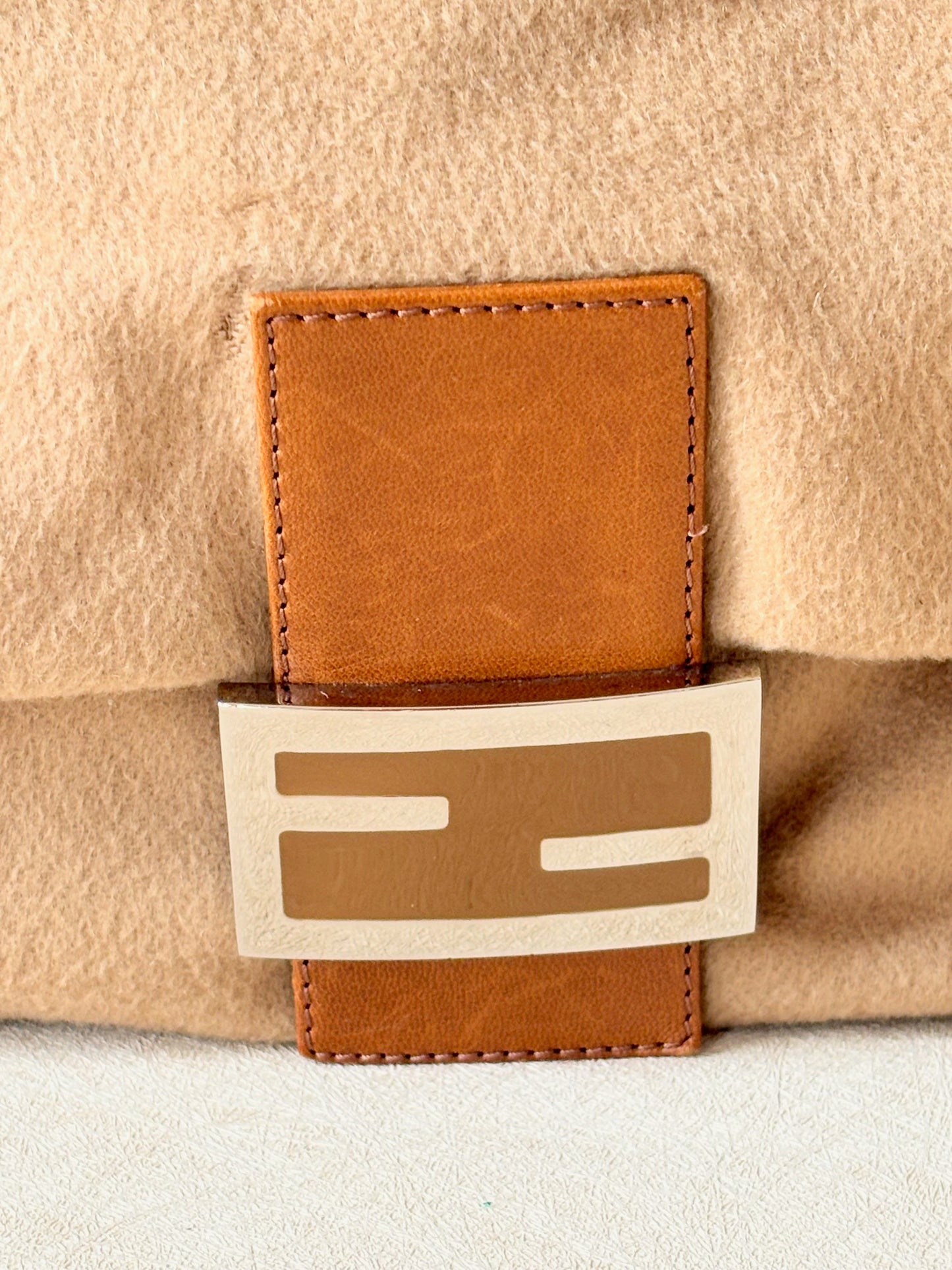 FENDI Sac Mamma Baguette