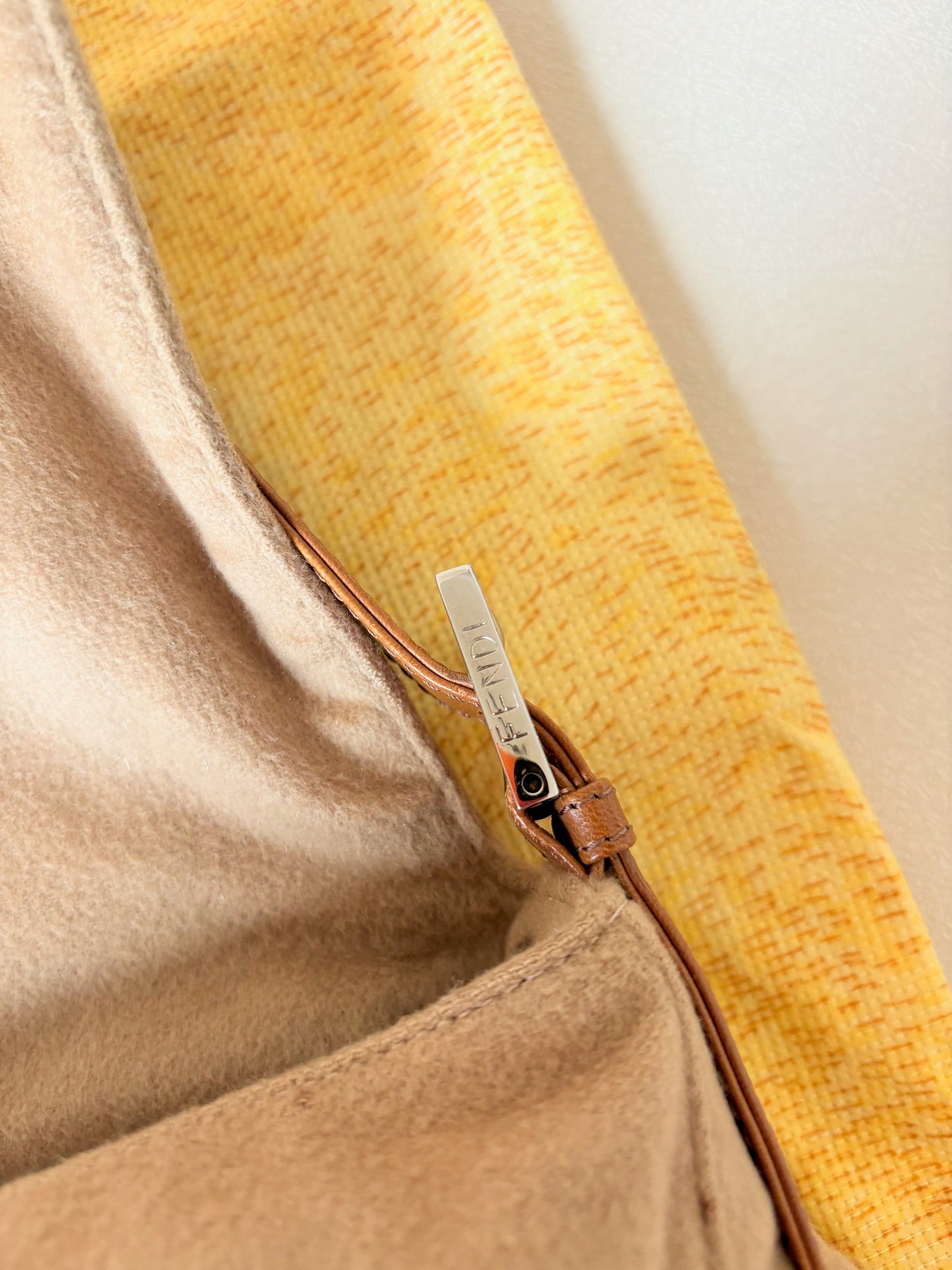 FENDI Sac Mamma Baguette