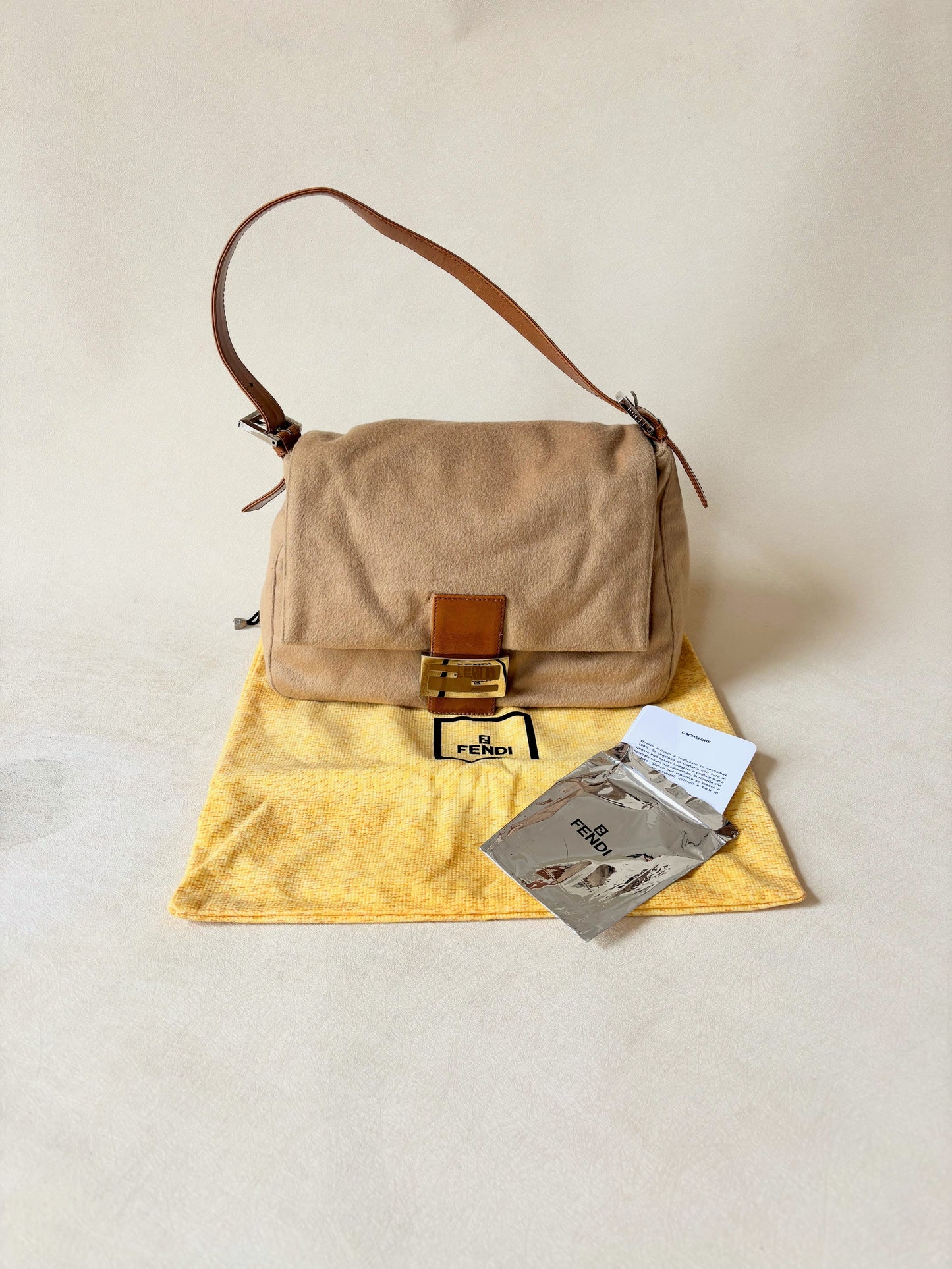 FENDI Sac Mamma Baguette