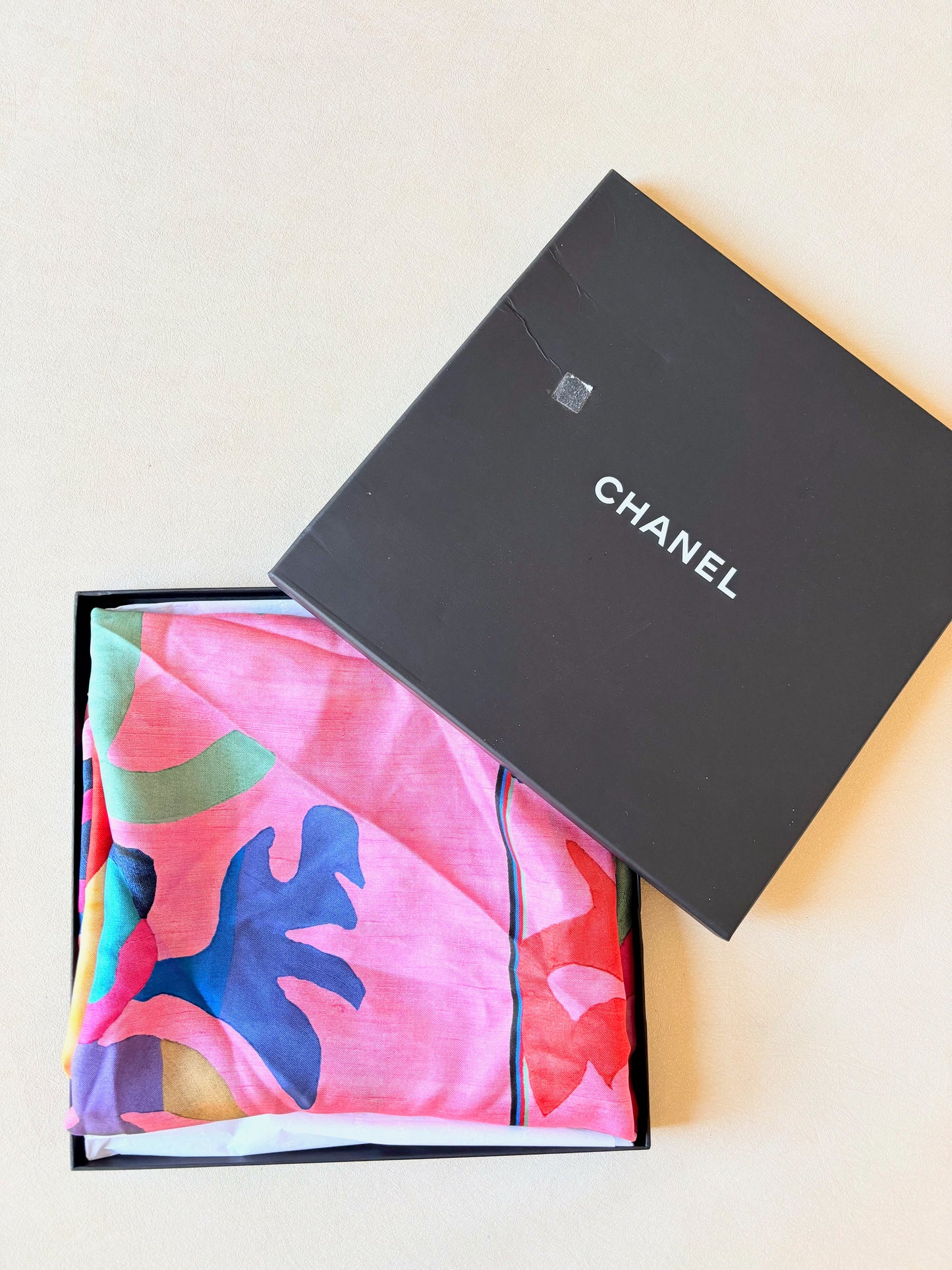 CHANEL Carré en soie