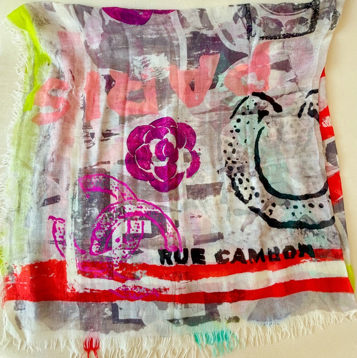 CHANEL Maxi Carré Graffiti