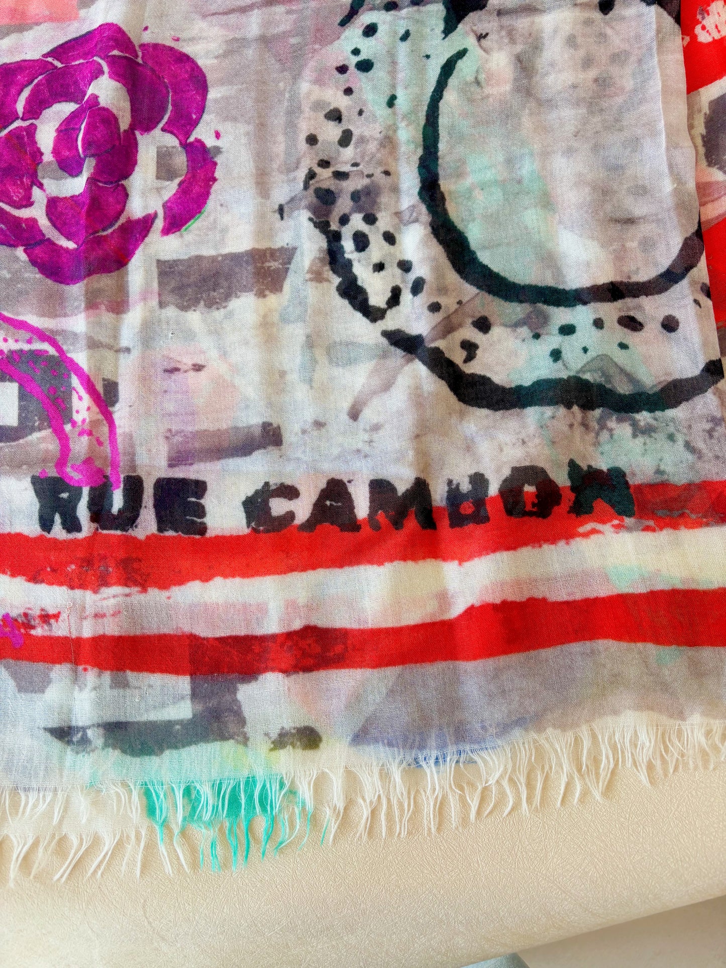 CHANEL Maxi Carré Graffiti