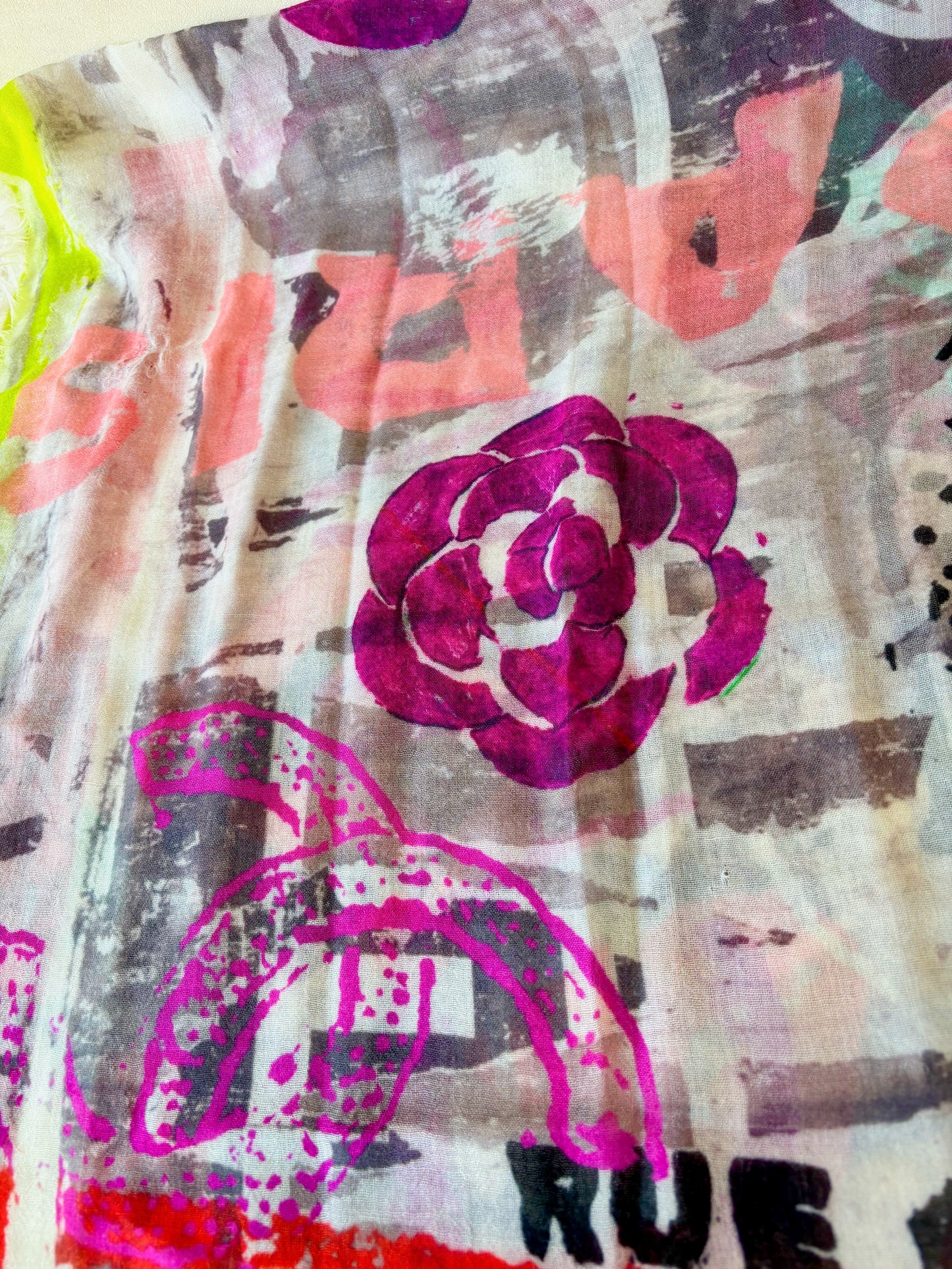 CHANEL Maxi Carré Graffiti