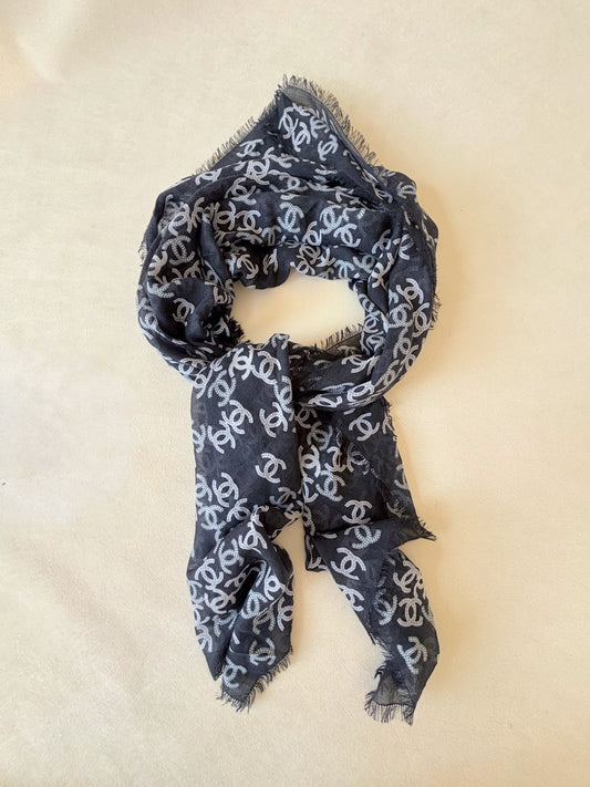 CHANEL Carré cachemire et soie
