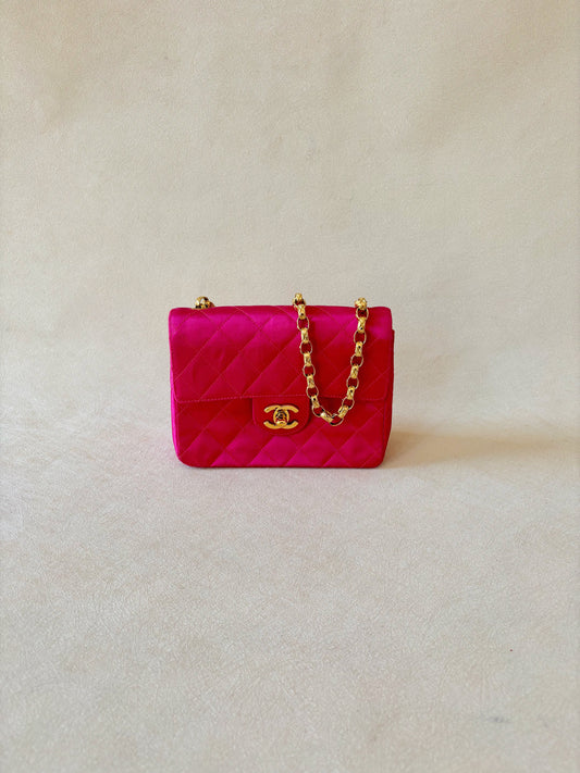 CHANEL Sac Timeless Satin