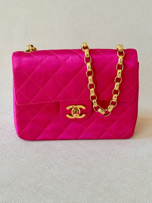 CHANEL Sac Timeless Satin