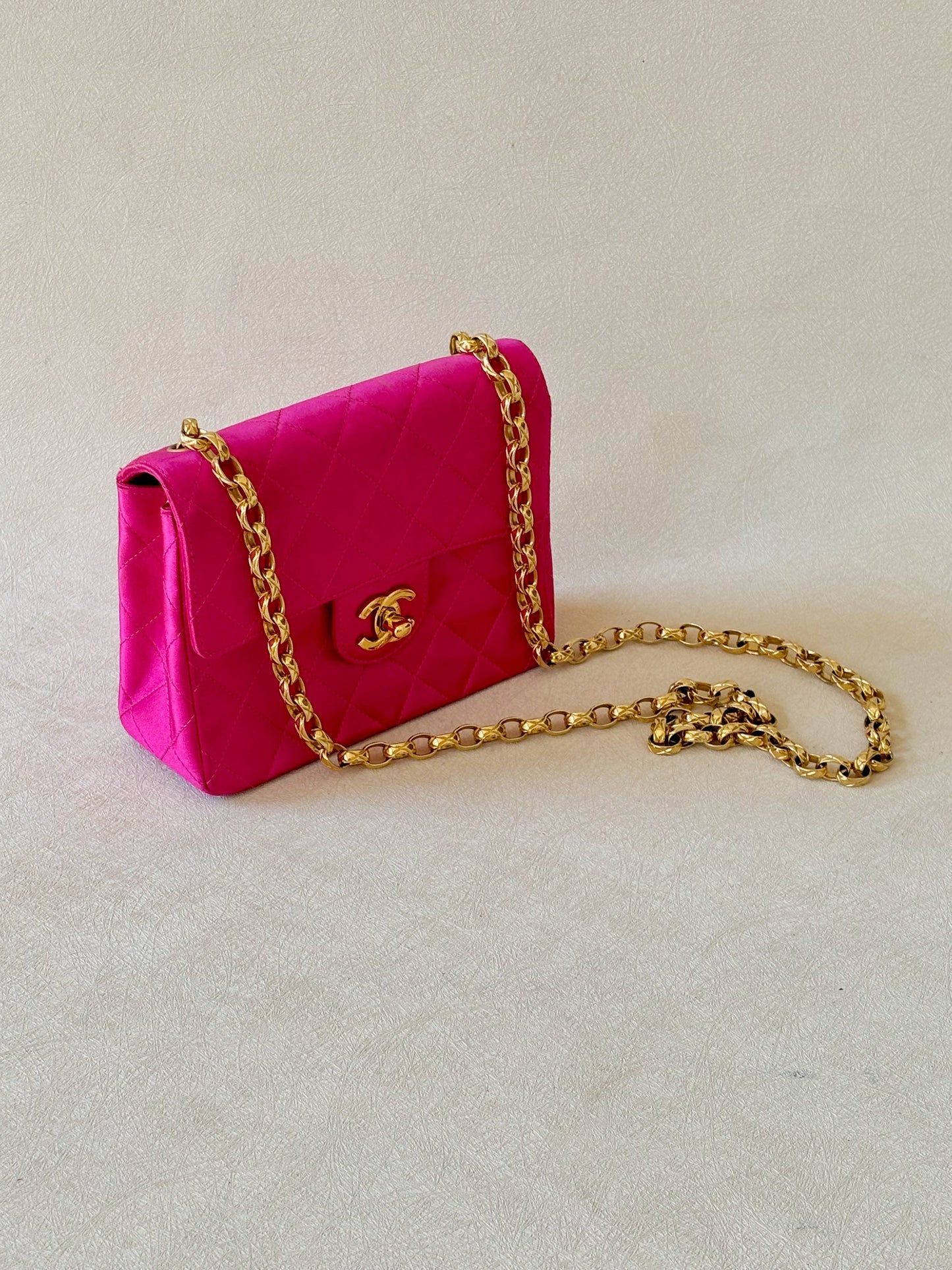 CHANEL Sac Timeless Satin