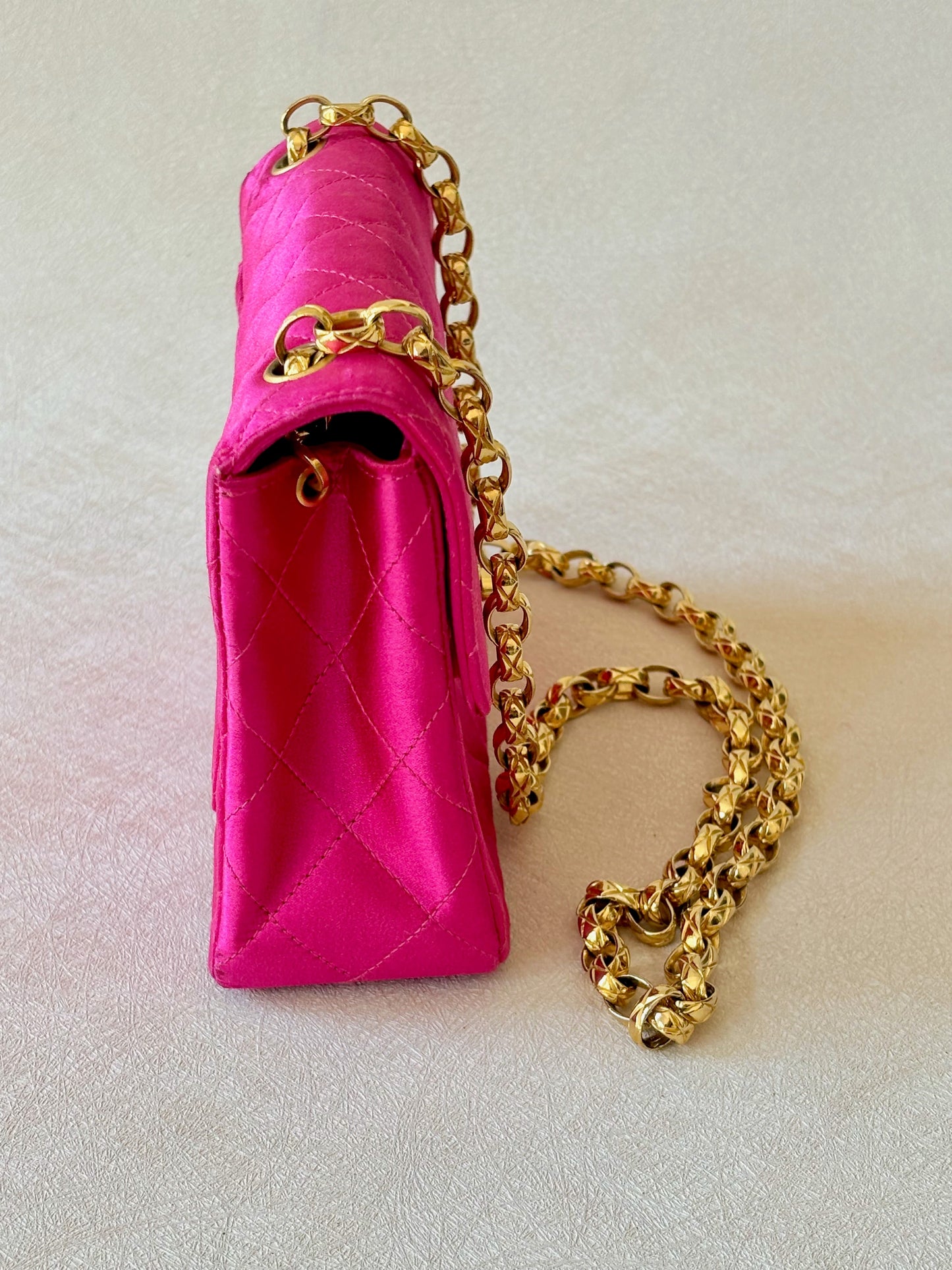 CHANEL Sac Timeless Satin