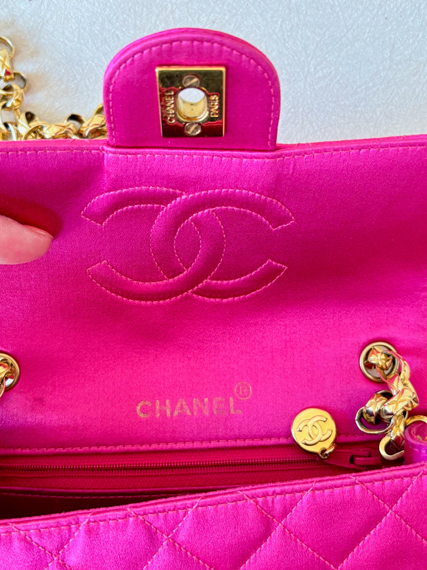 CHANEL Sac Timeless Satin