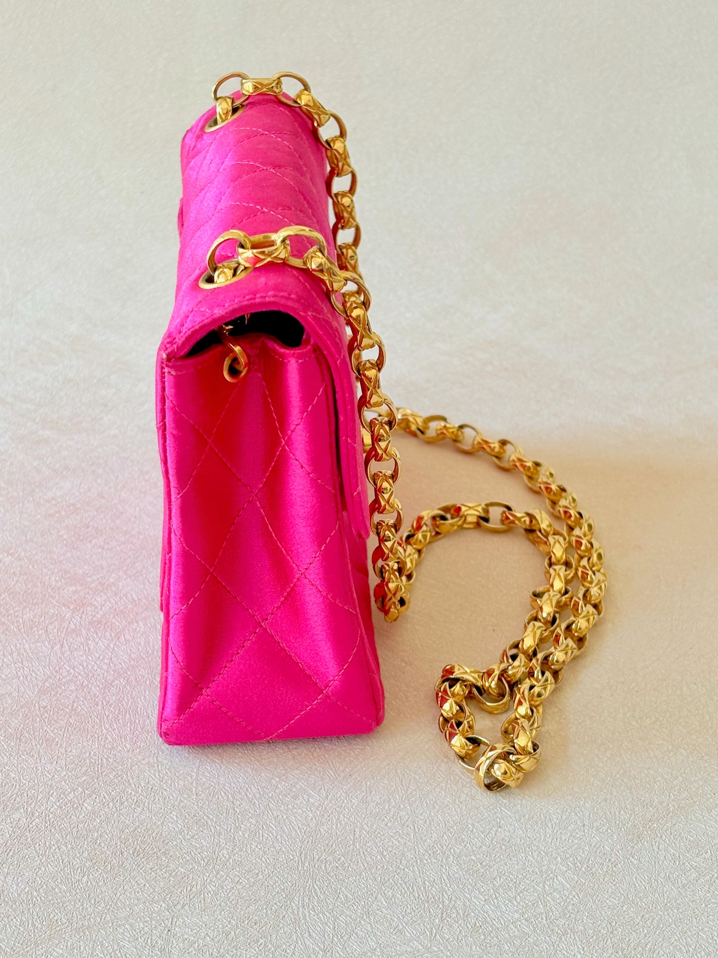 CHANEL Sac Timeless Satin