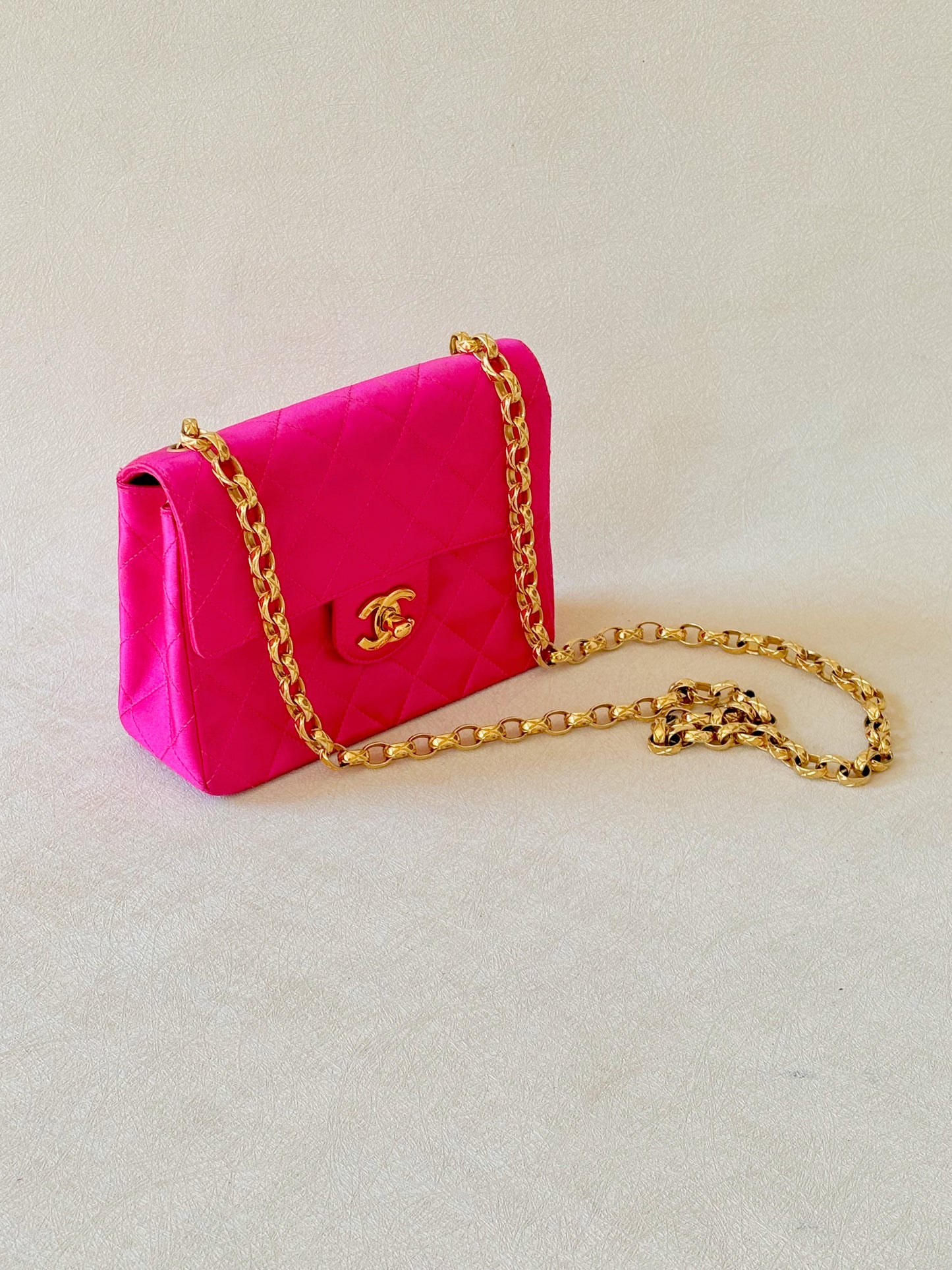CHANEL Sac Timeless Satin