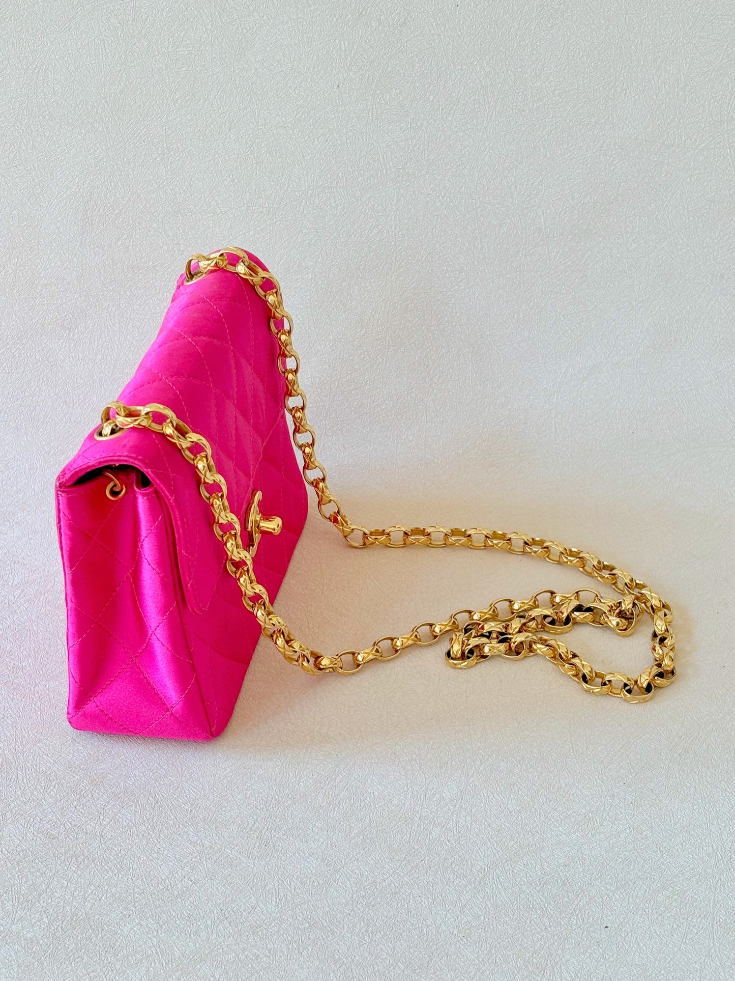 CHANEL Sac Timeless Satin