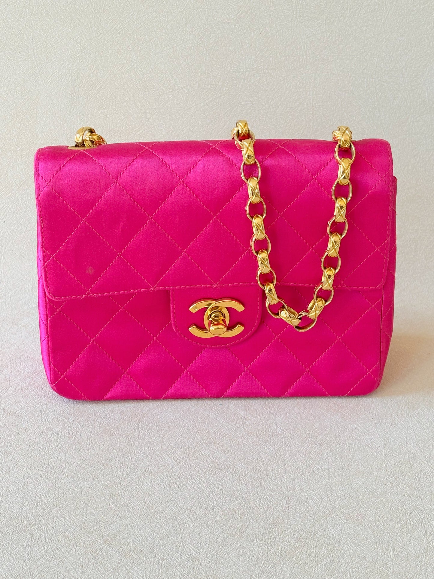 CHANEL Sac Timeless Satin