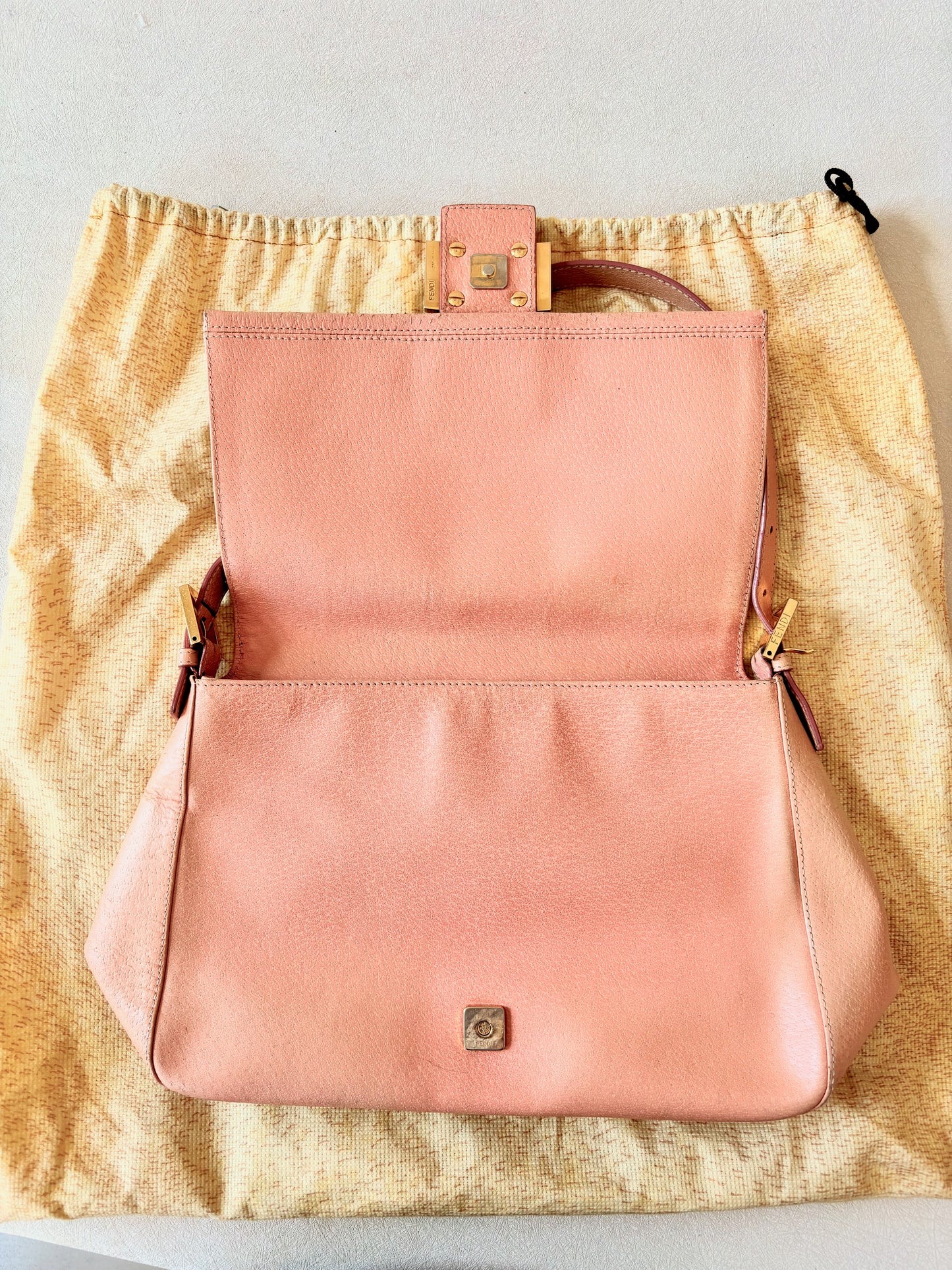 FENDI Sac Mamma Baguette