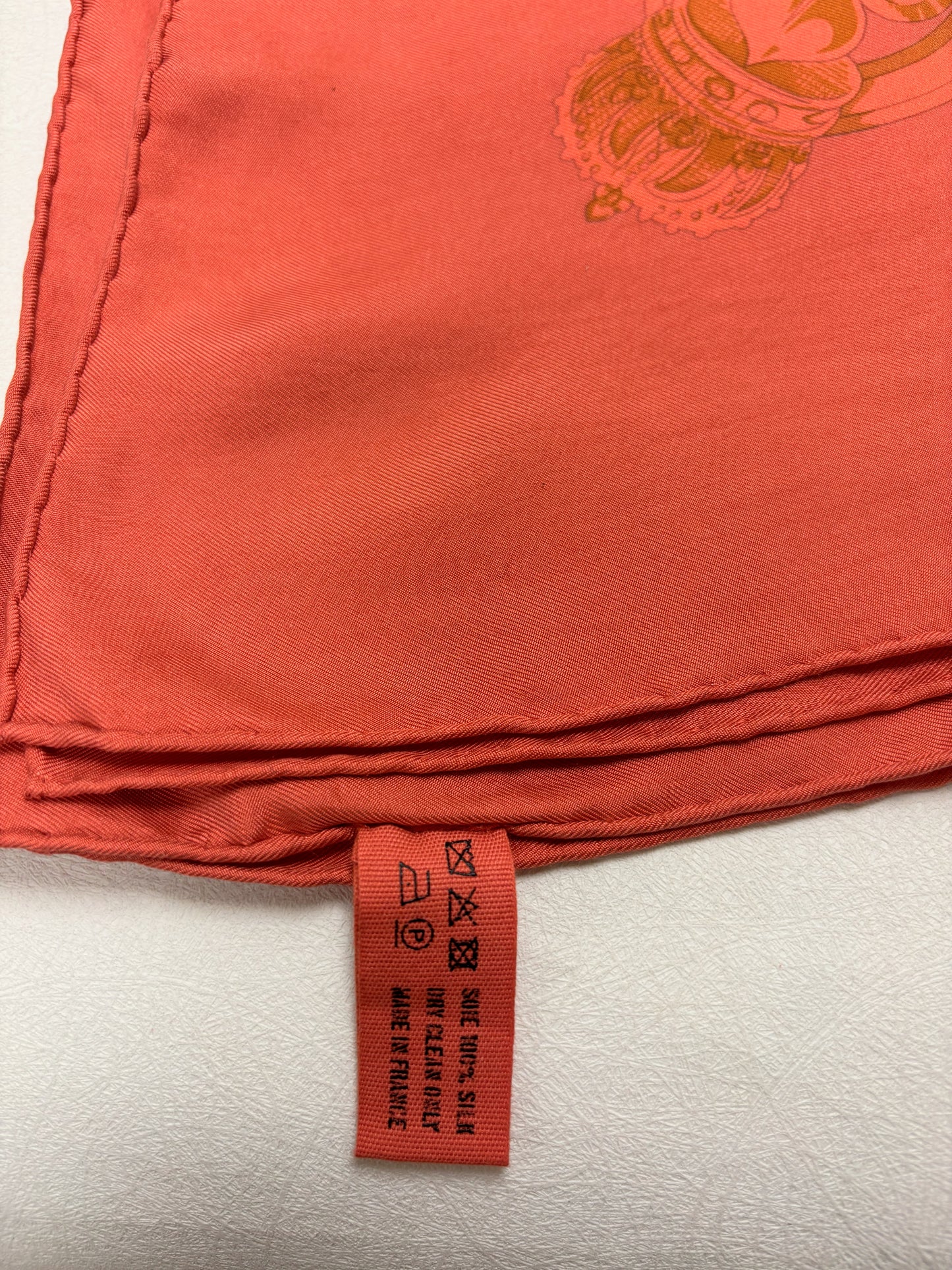 HERMÈS Carré Géant Surteint