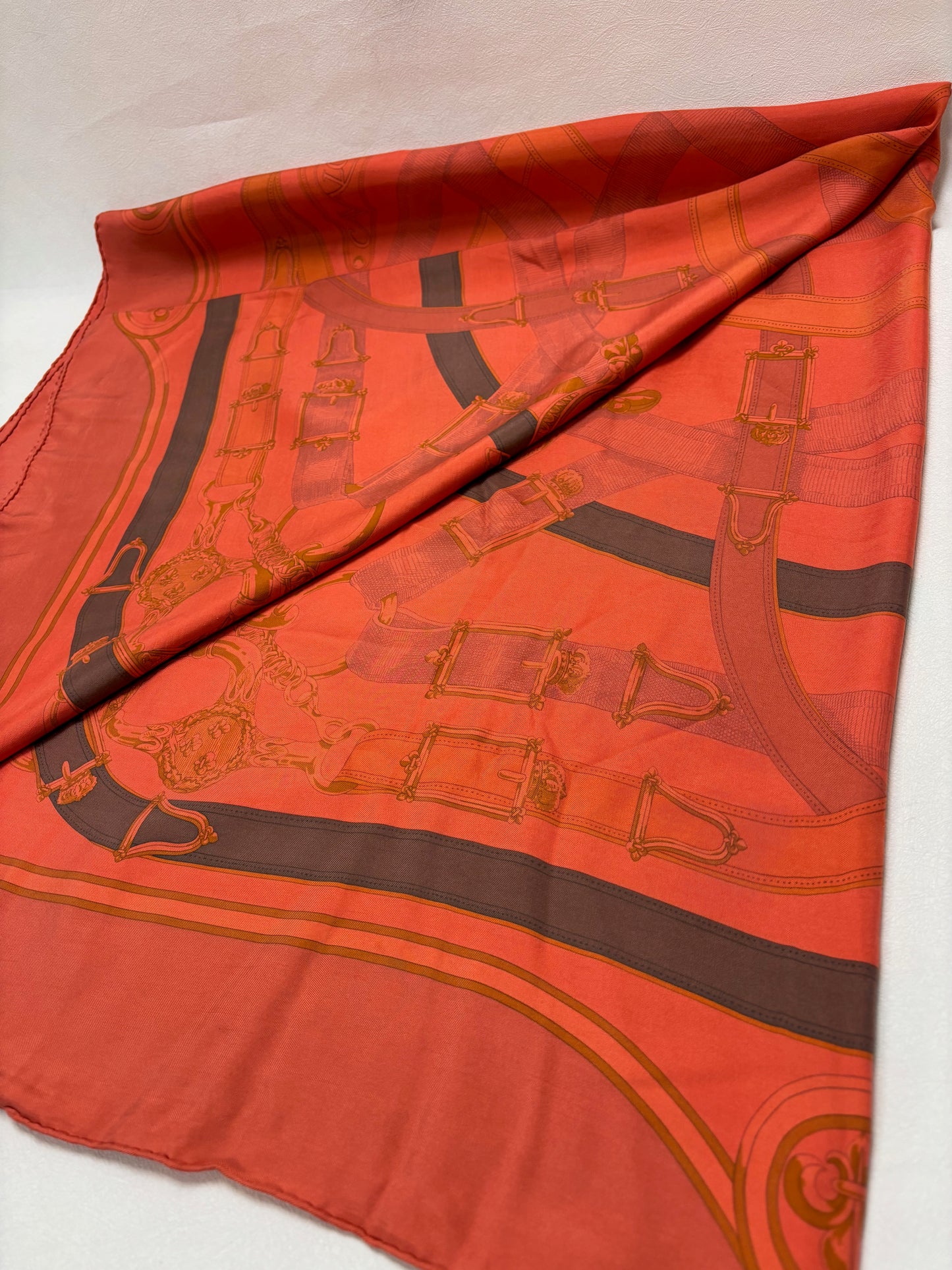 HERMÈS Carré Géant Surteint