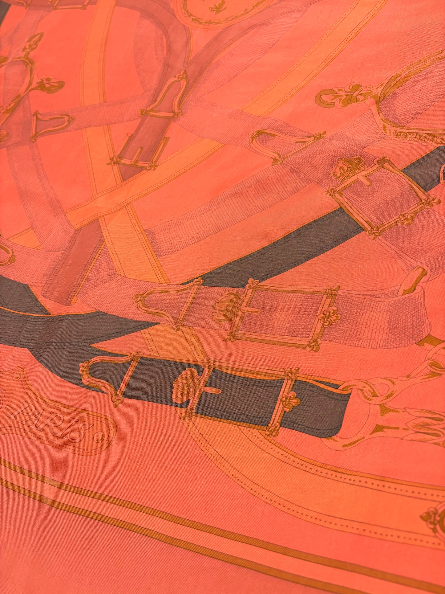 HERMÈS Carré Géant Surteint