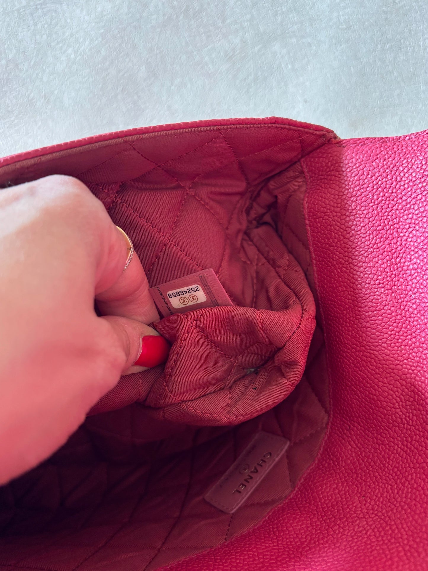 CHANEL Pochette cuir caviar