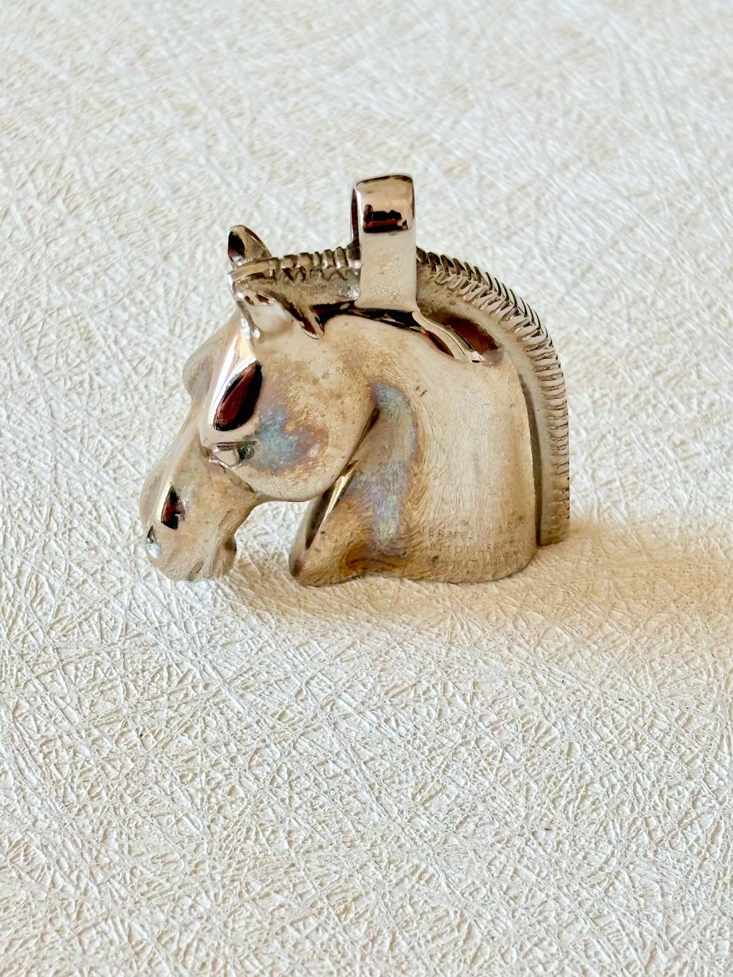 HERMÈS Pendentif Cheval