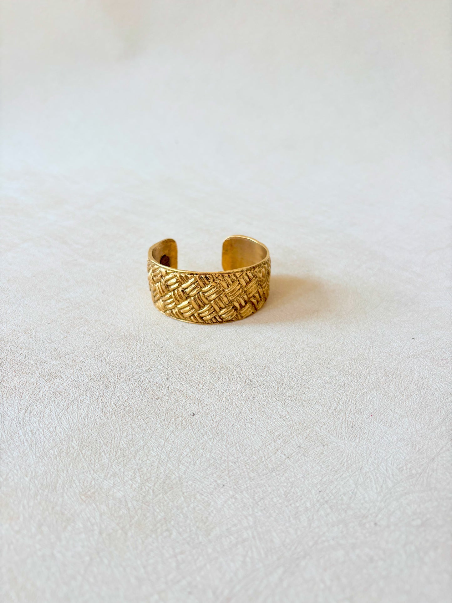 CHANEL Manchette matelassée