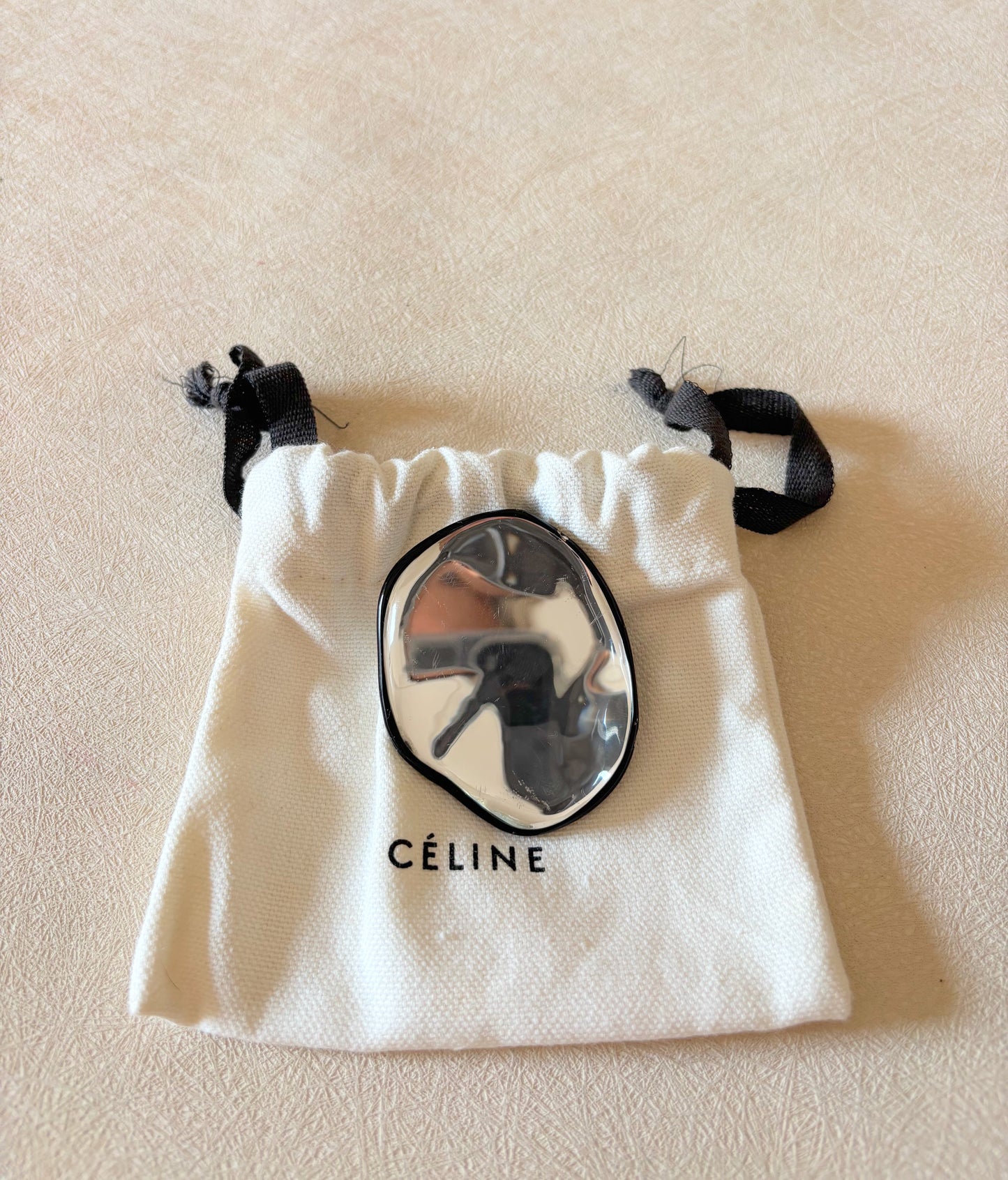 CÉLINE Boucle d'oreille solitaire