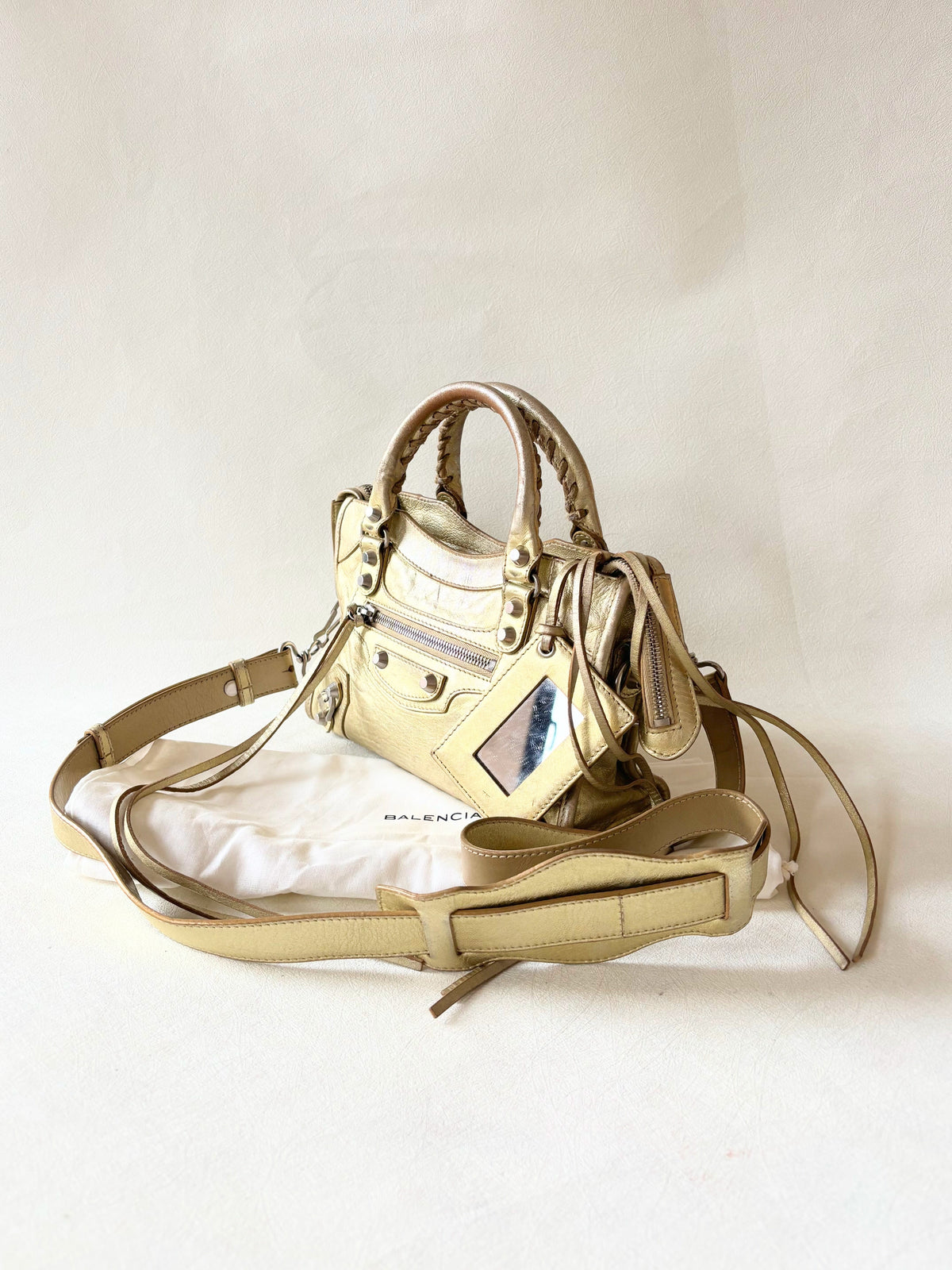 BALENCIAGA Sac City Mini Or