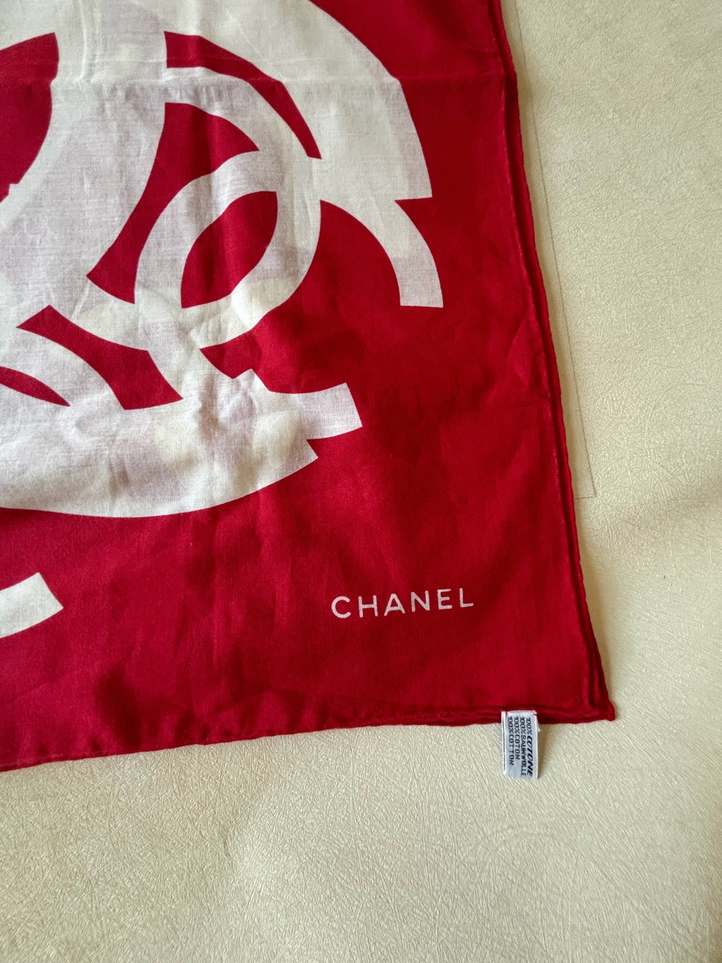 CHANEL Paréo
