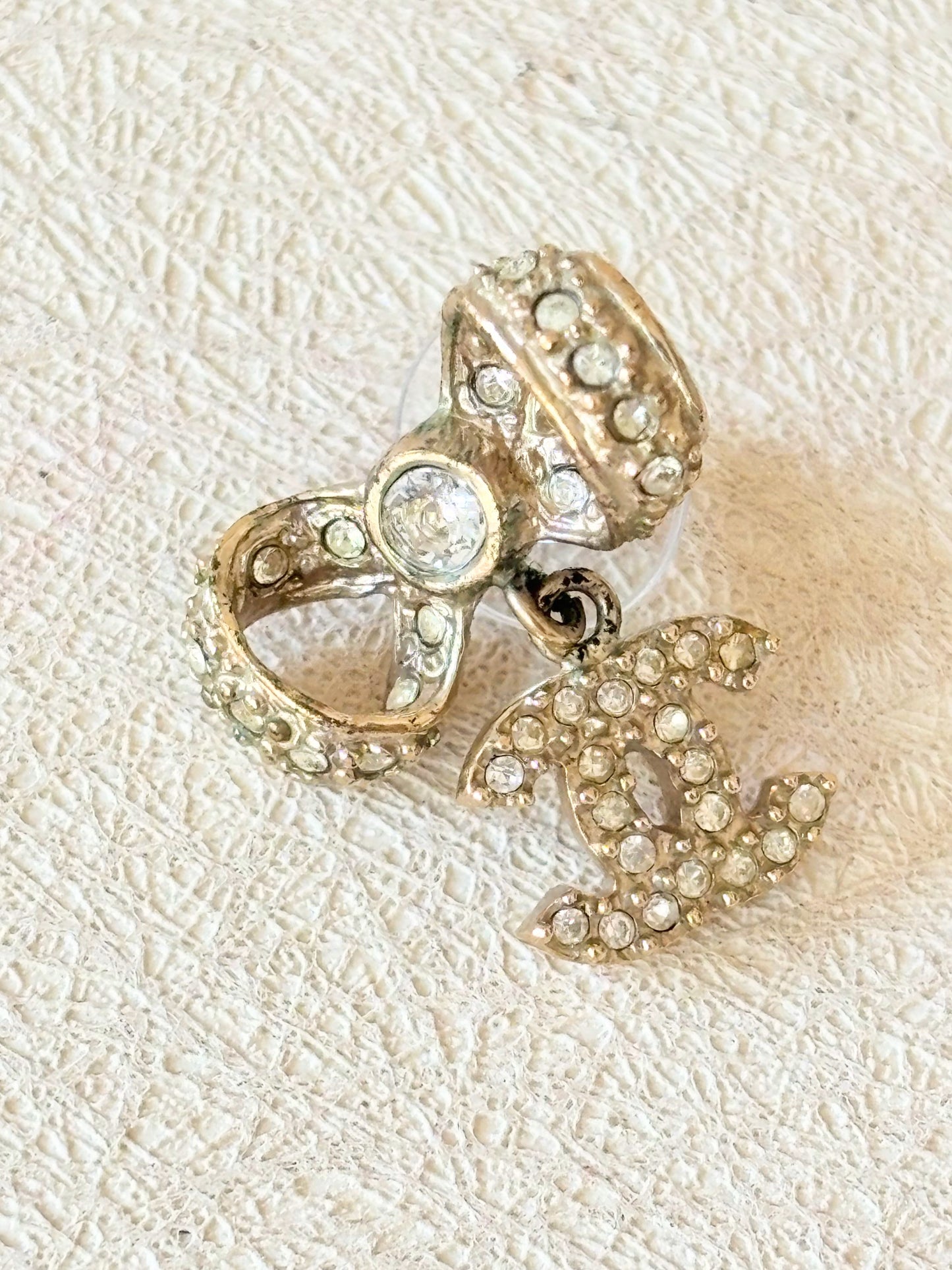 CHANEL Boucle d'oreille solitaire