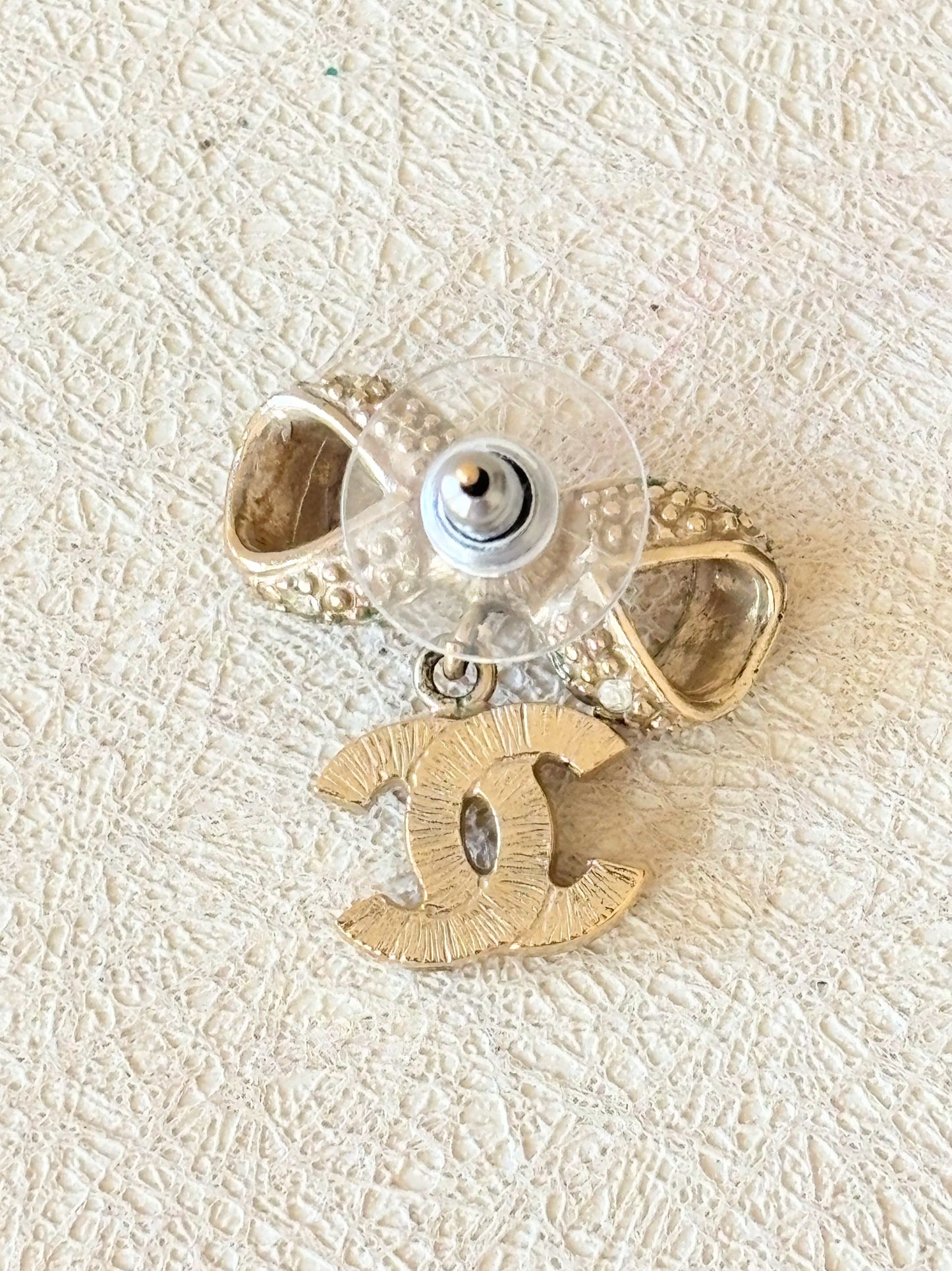 CHANEL Boucle d'oreille solitaire