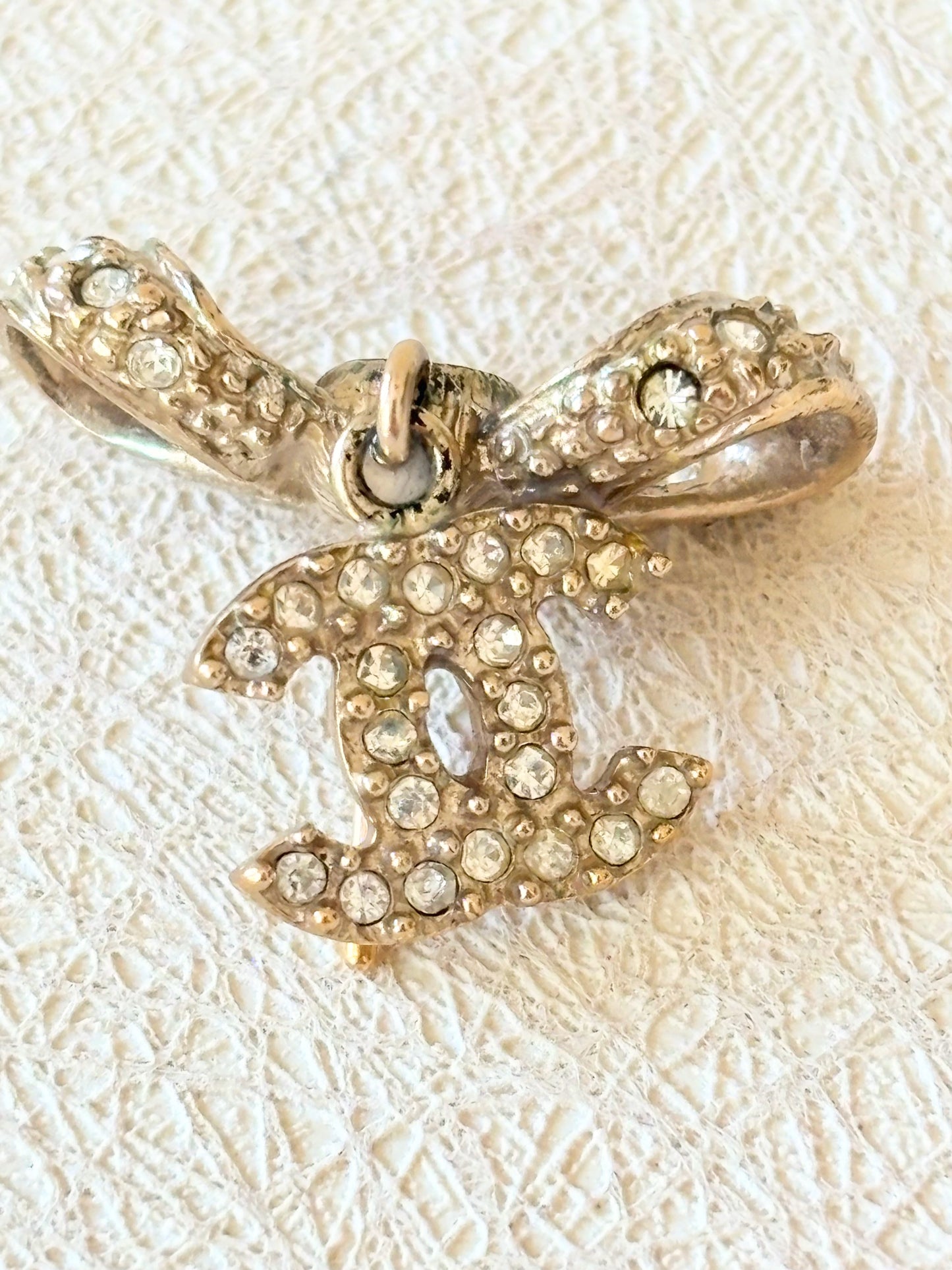 CHANEL Boucle d'oreille solitaire