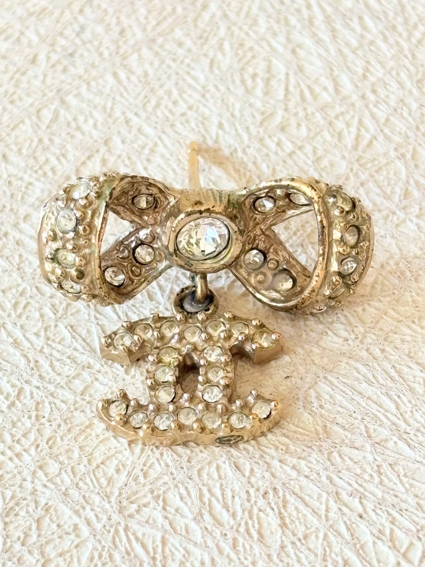 CHANEL Boucle d'oreille solitaire