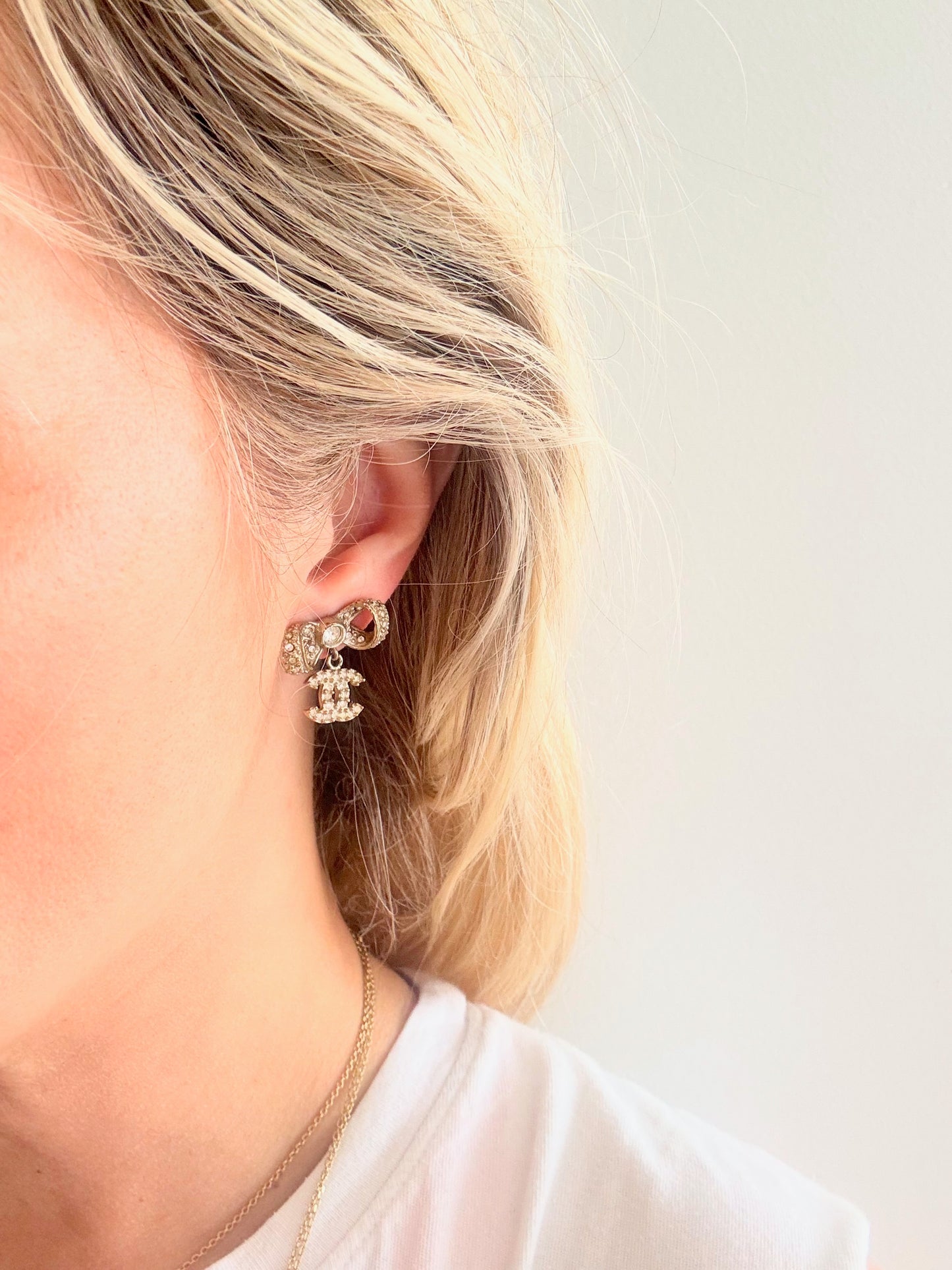 CHANEL Boucle d'oreille solitaire