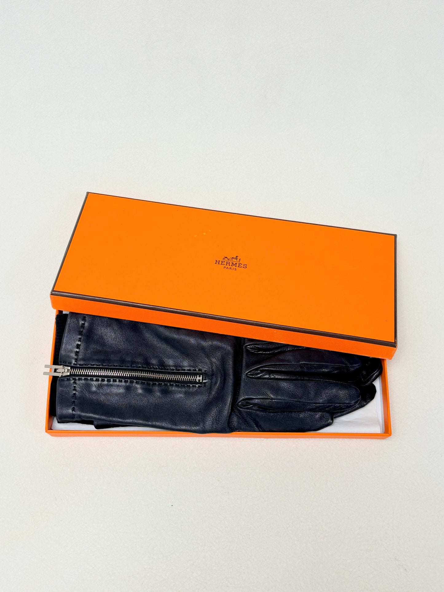 HERMÈS Gants en cuir et cachemire