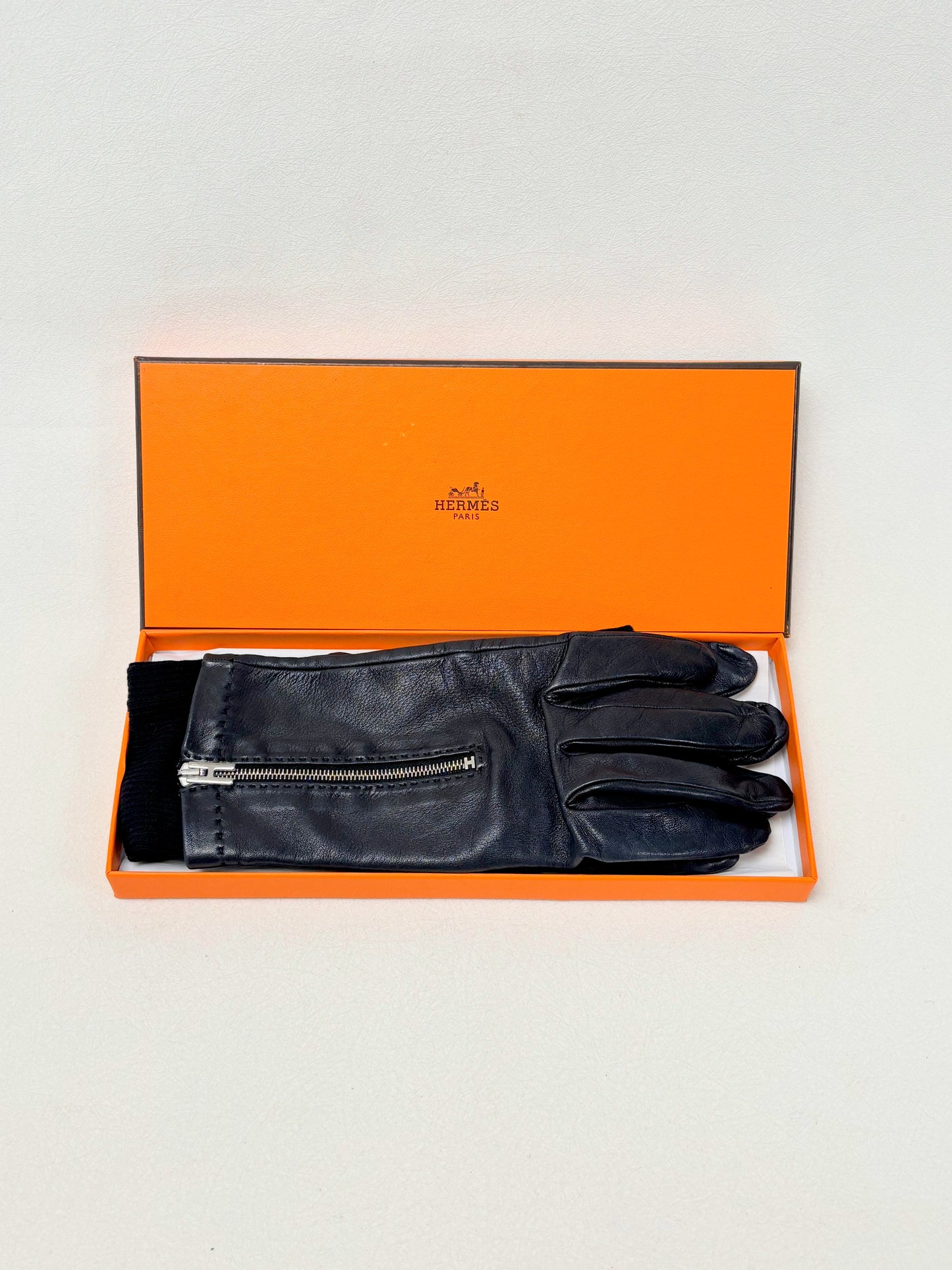 HERMÈS Gants en cuir et cachemire