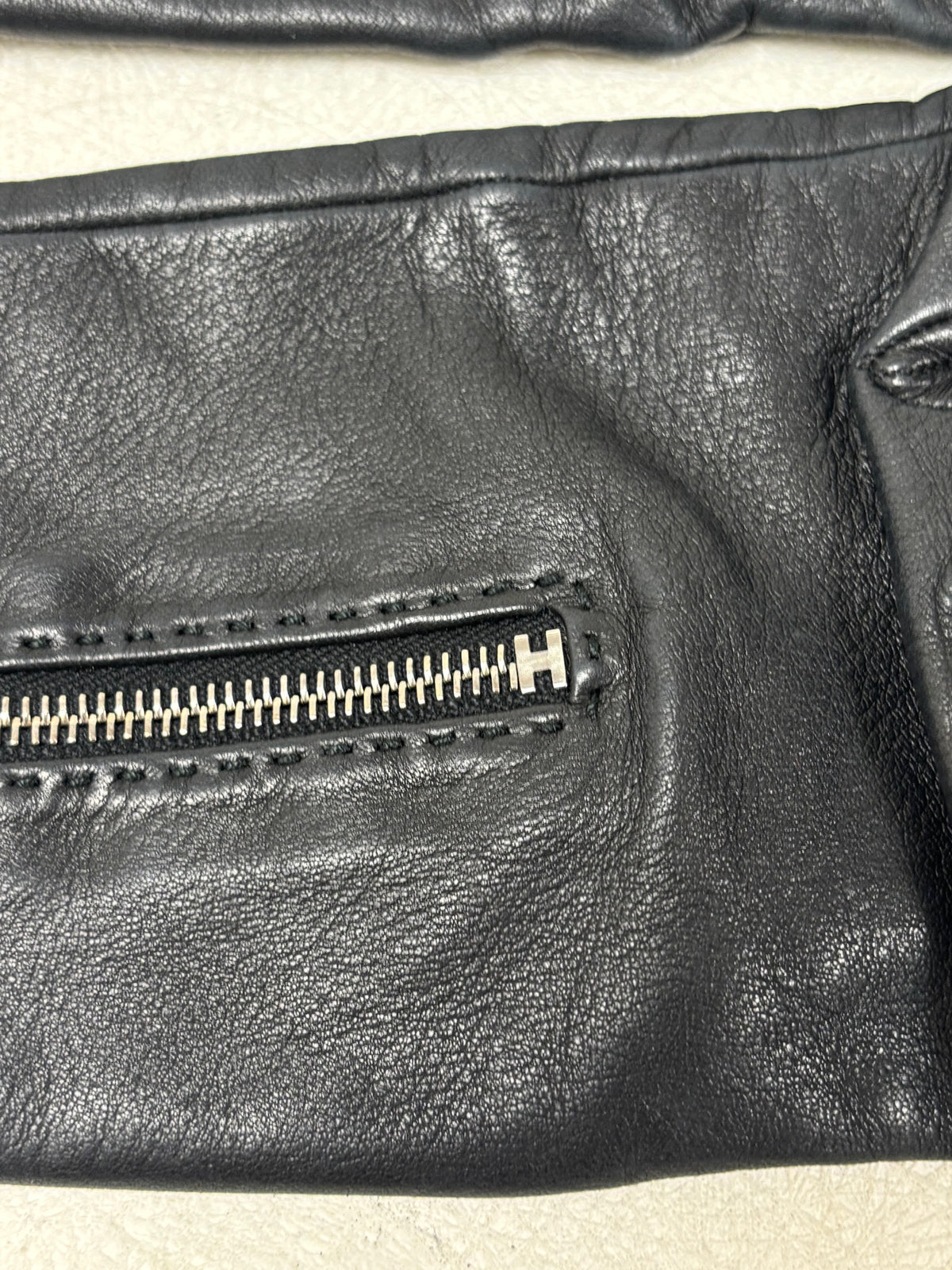 HERMÈS Gants en cuir et cachemire
