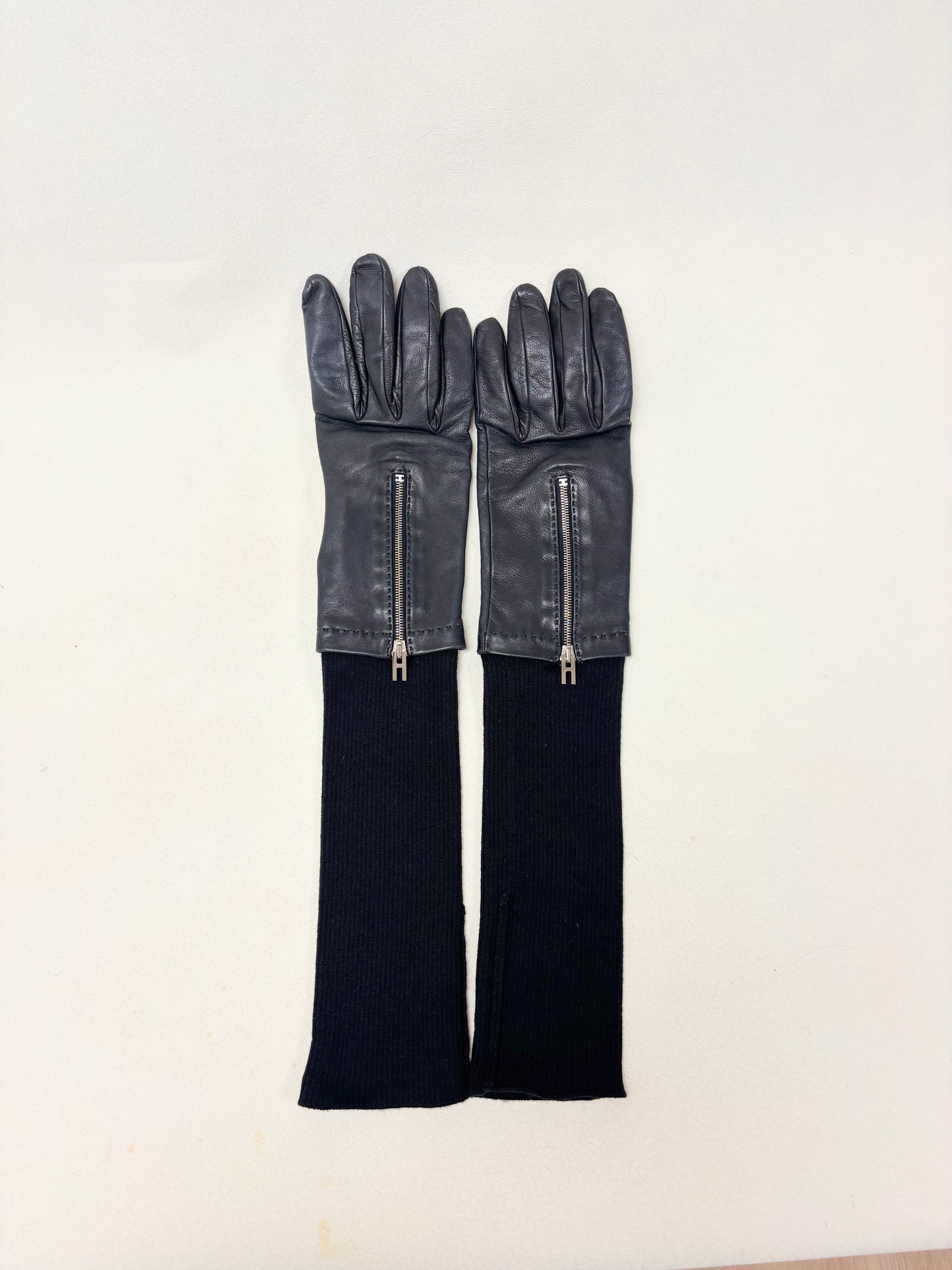 HERMÈS Gants en cuir et cachemire
