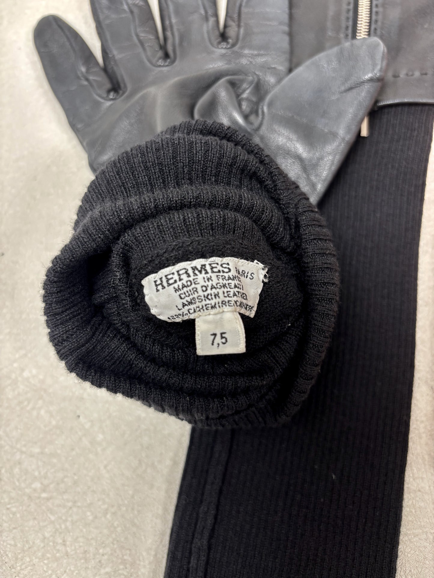 HERMÈS Gants en cuir et cachemire