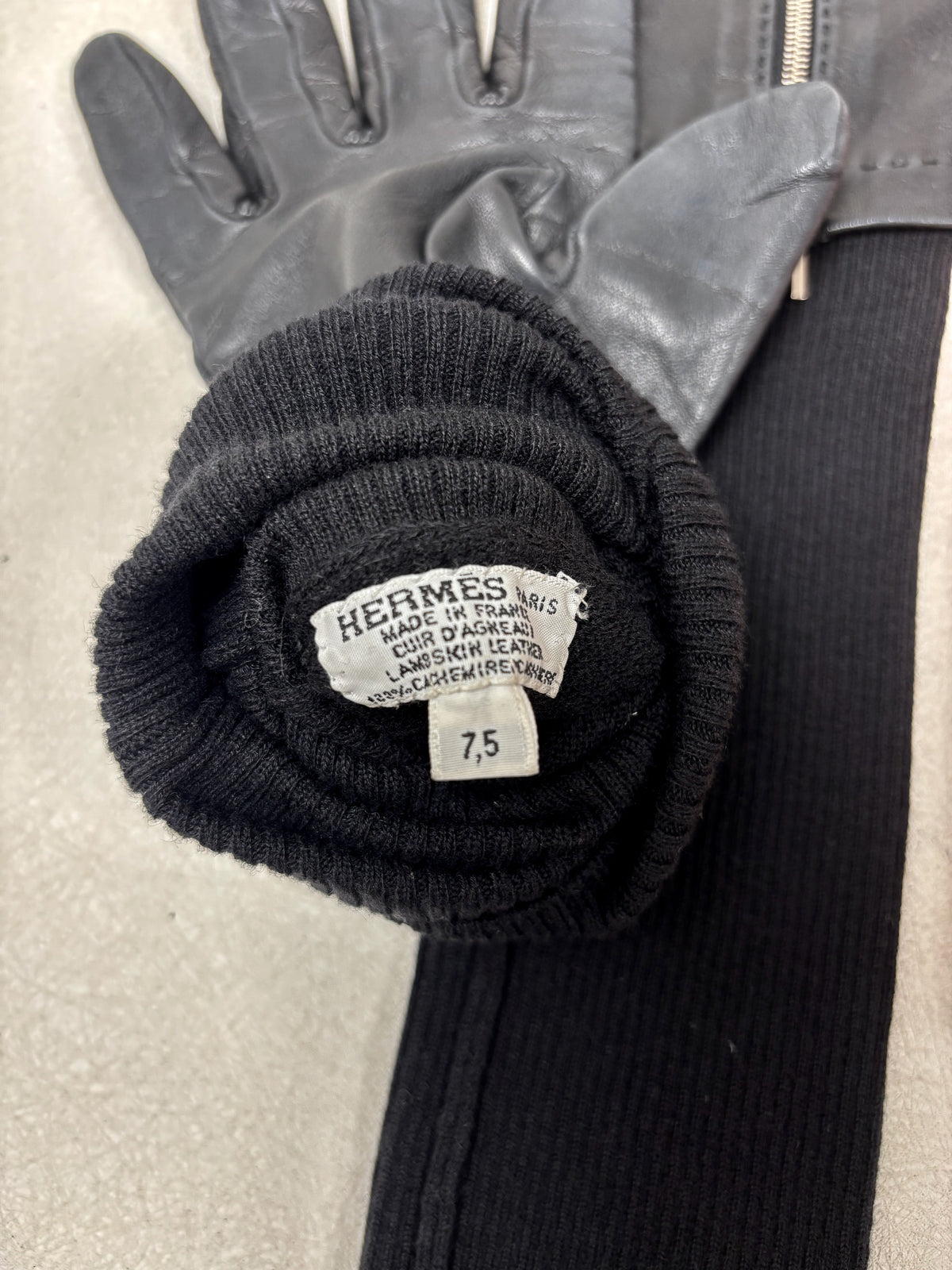 HERMÈS Gants en cuir et cachemire