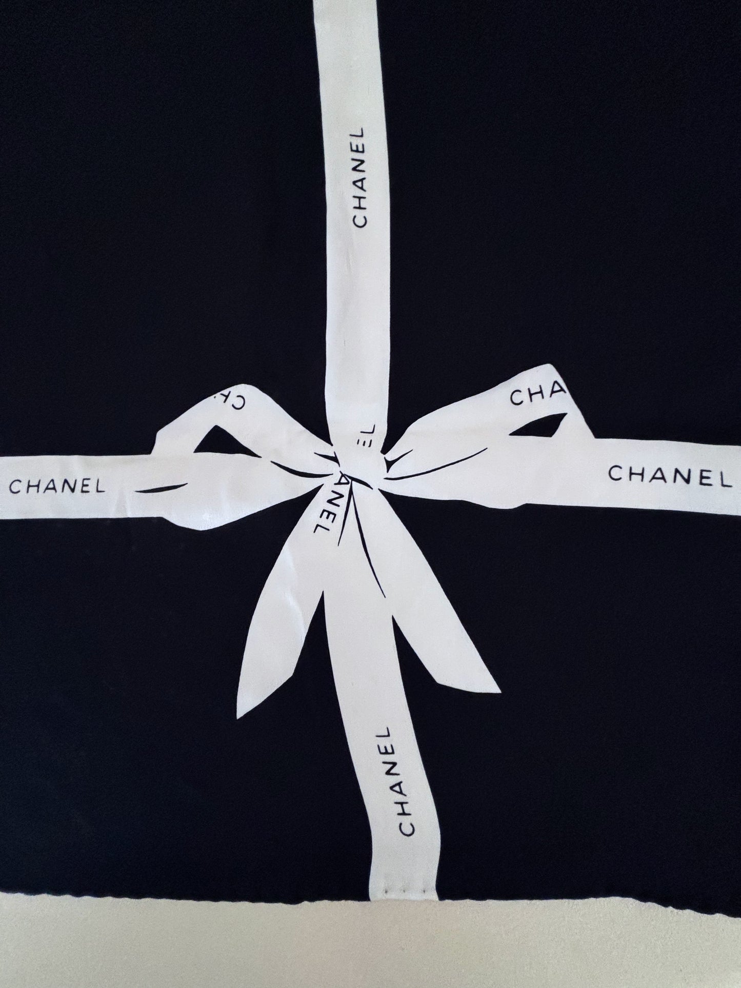 CHANEL Carré en soie