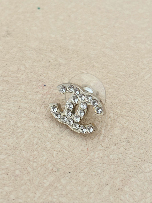 CHANEL Boucle d'oreille solitaire