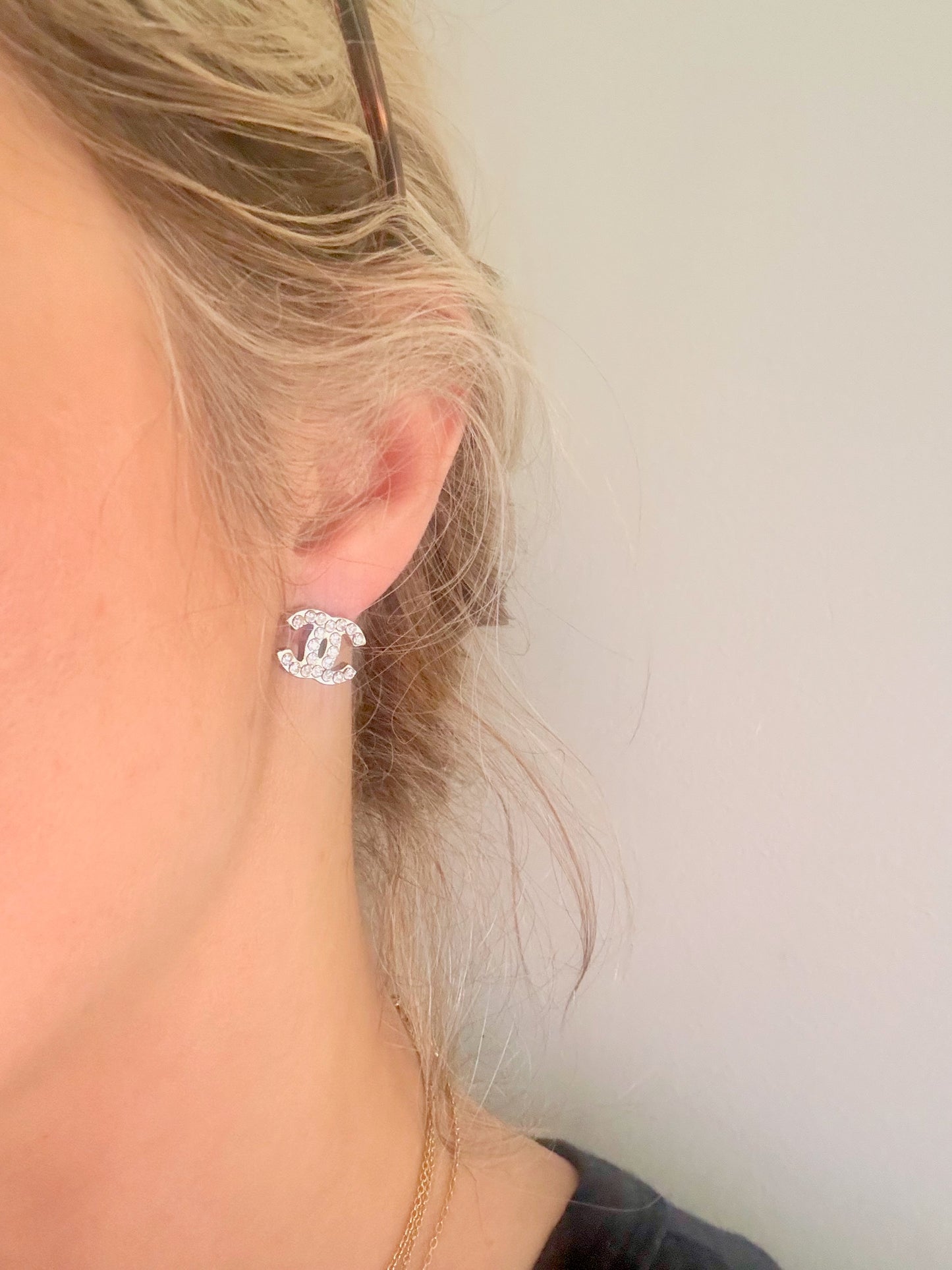 CHANEL Boucle d'oreille solitaire